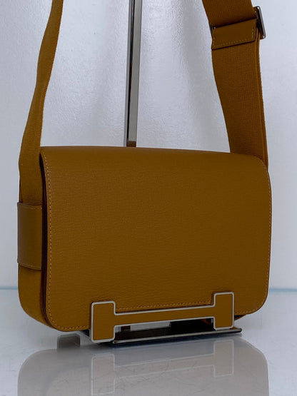 Hermes Geta Chèvre Gold Crossbody Bag PHW
