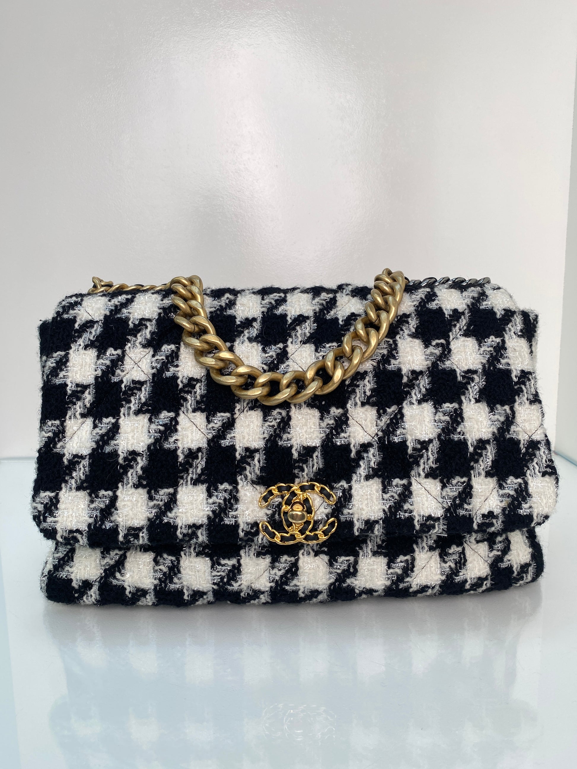 Chanel 19 Black & White Tweed Houndstooth Bag TTHW