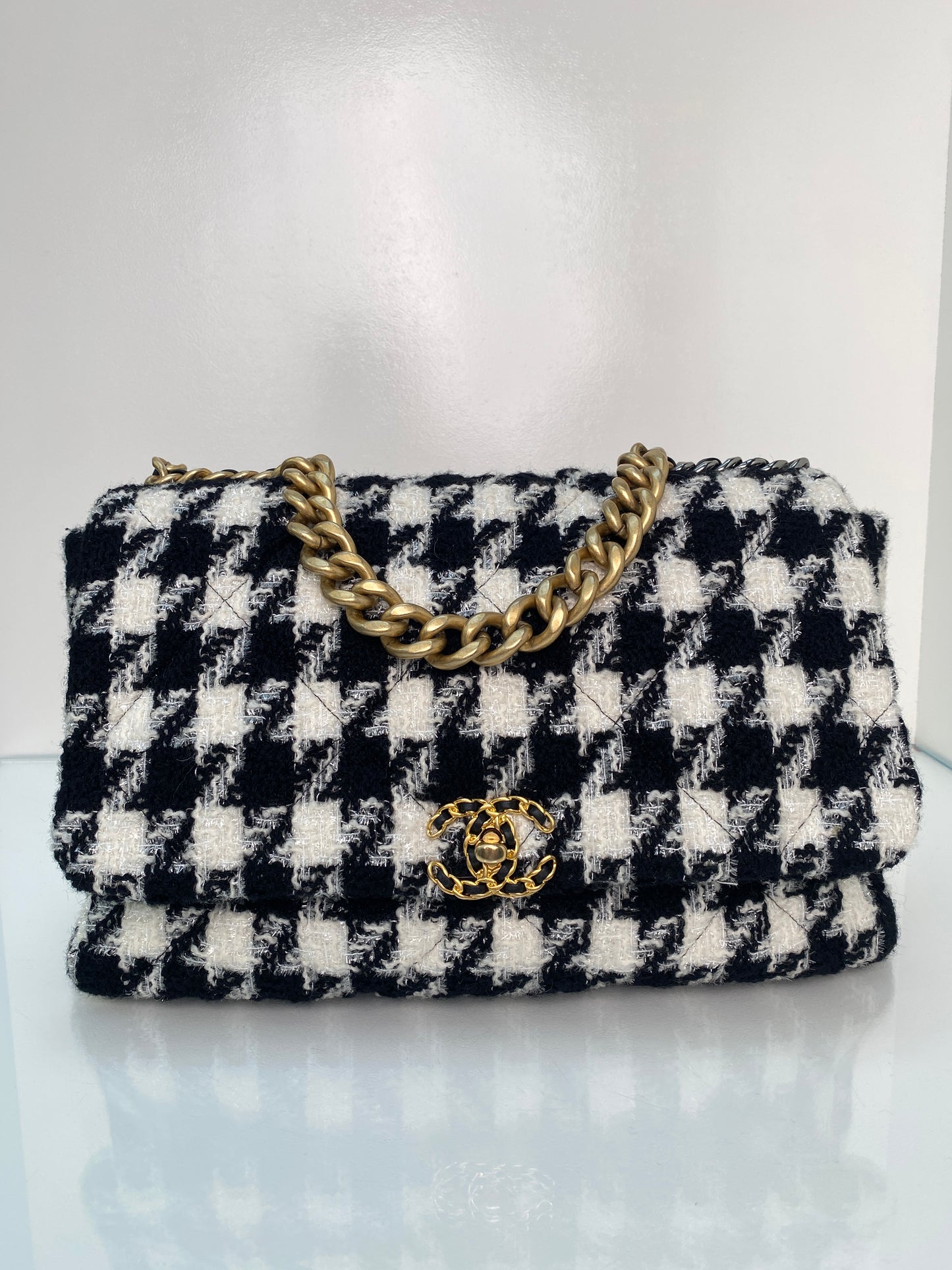 Chanel 19 Black & White Tweed Houndstooth Bag TTHW