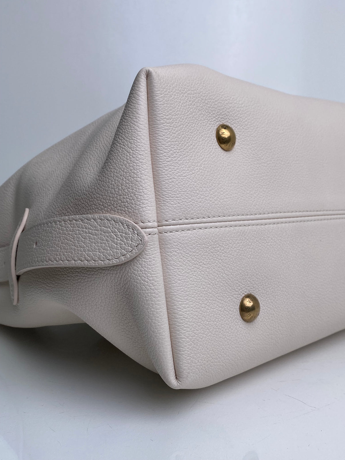 Louis Vuitton V Quartz Gris Low Key Hobo MM Bag GHW