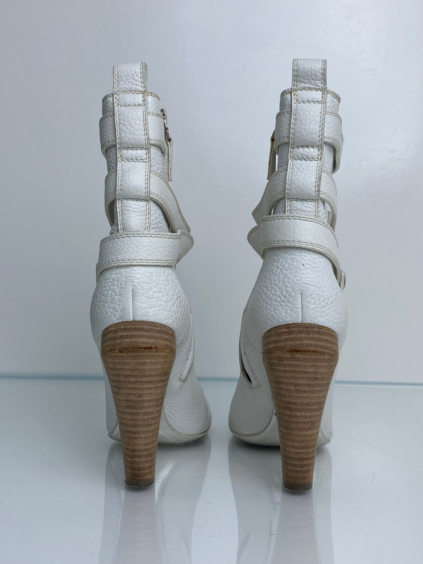 Fendi Diana White Leather Ankle Boots, 37