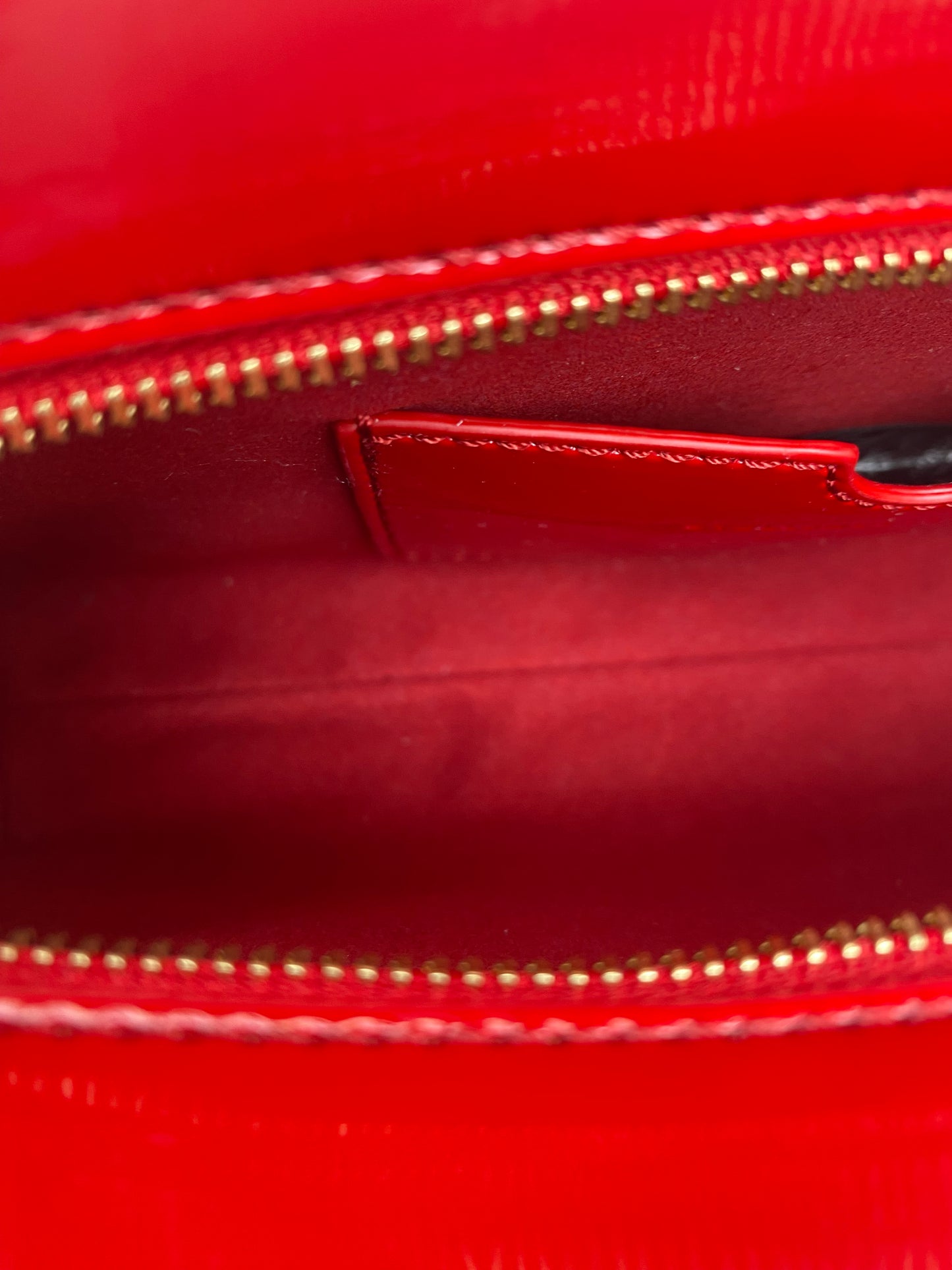 Stella McCartney Red Frayme Patent Faux Leather Shoulder Bag TTHW