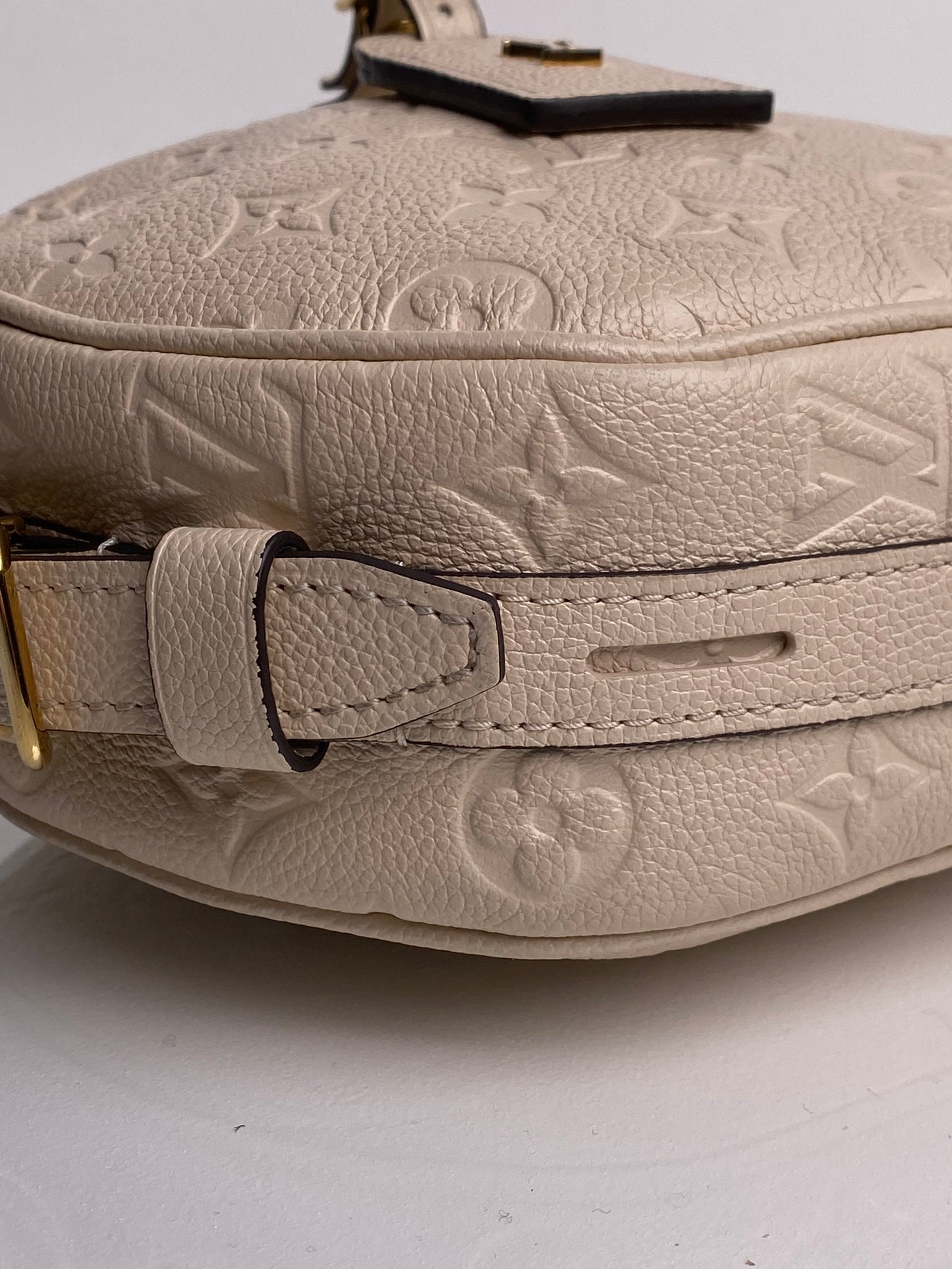 Louis Vuitton Cream Empreinte Boite Chapeau Souple MM