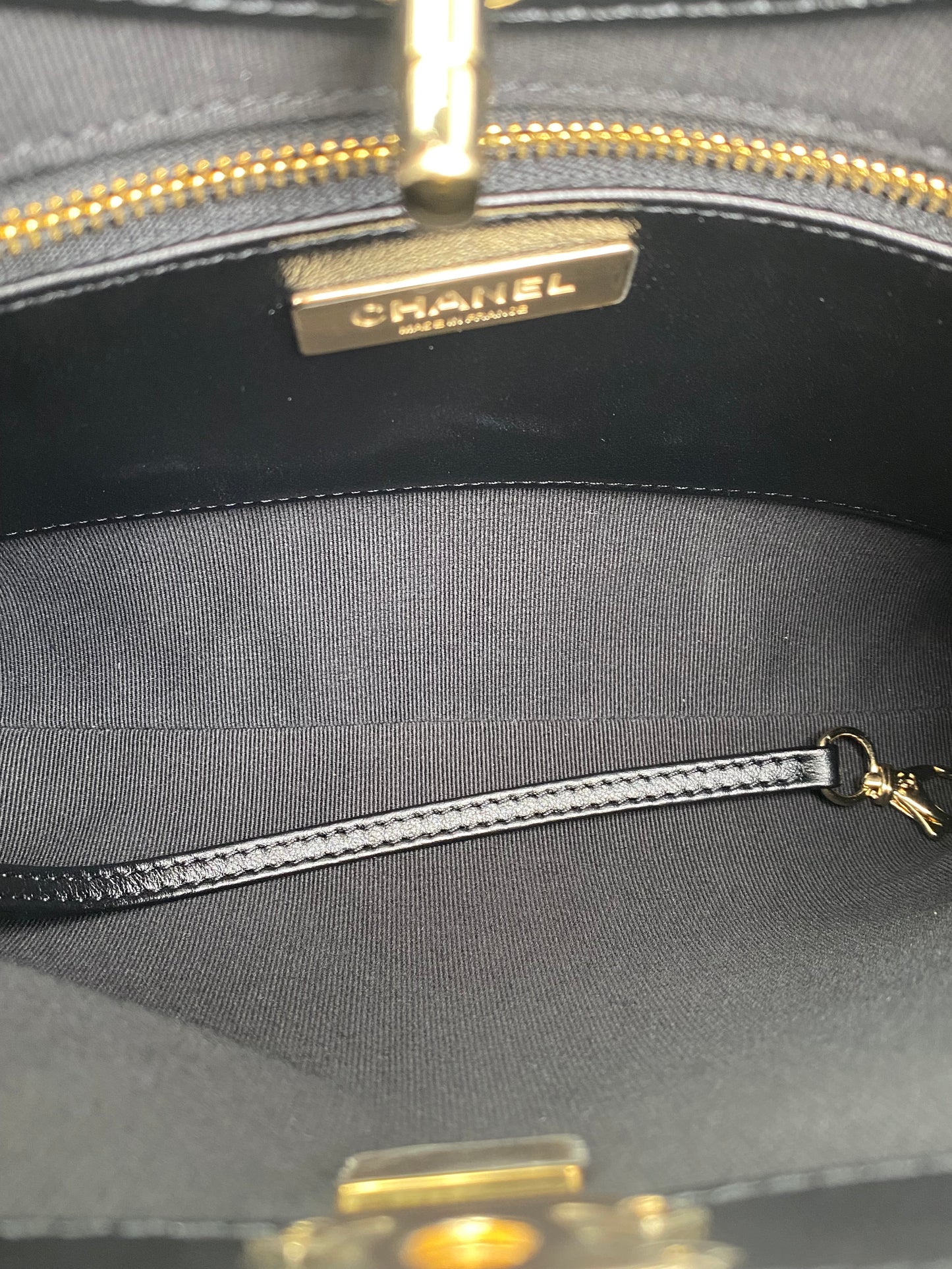 Chanel 31 Yellow & Black Small Patent Leather Bag GHWe