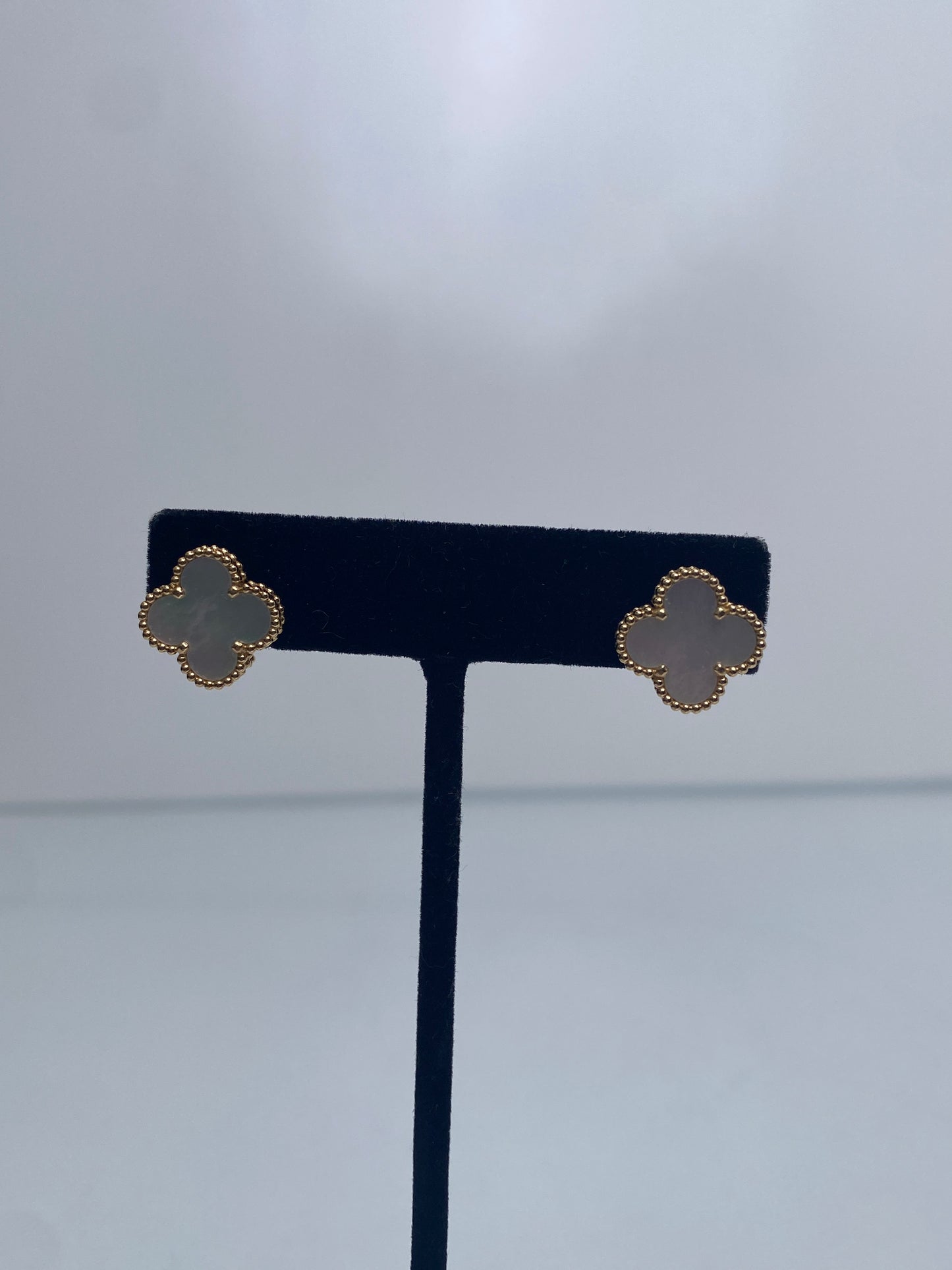 VCA 18KY MOP Alhambra Earrings