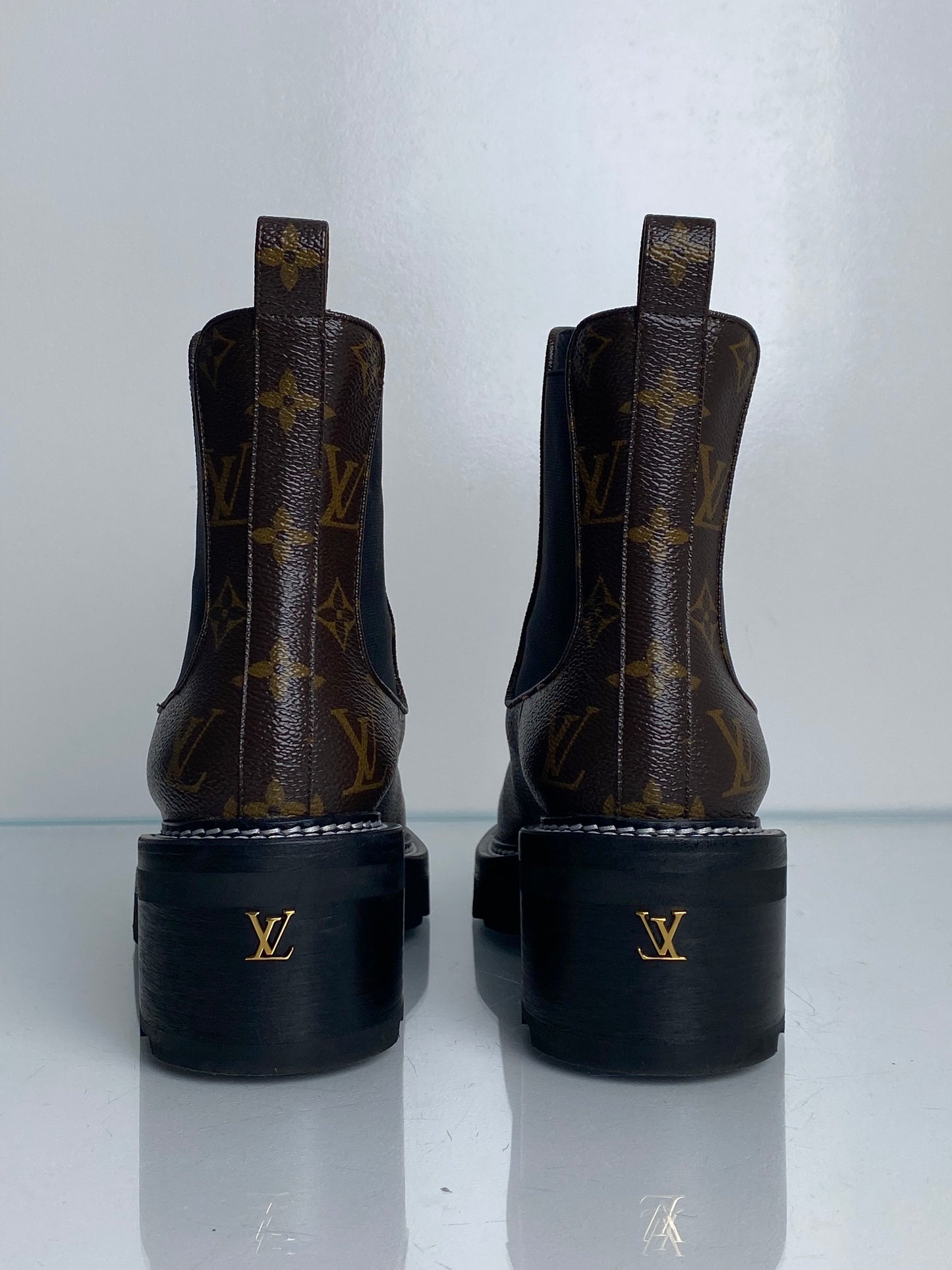 Louis Vuitton Monogram & Black Beaubourg Chelsea Ankle Boots, 39