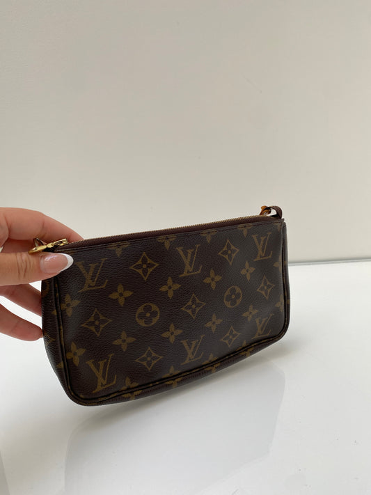 Louis Vuitton Monogram Pochette