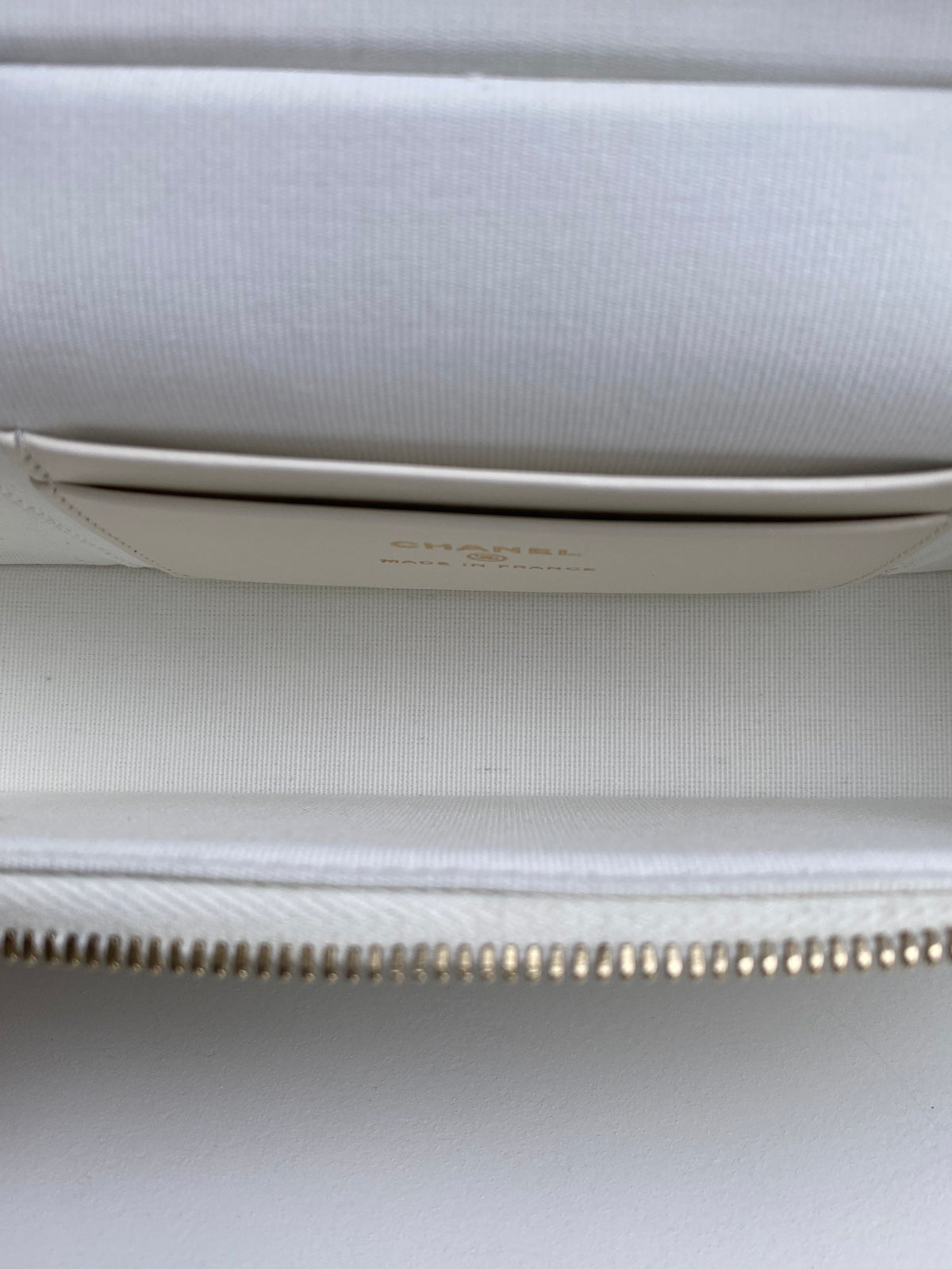 Chanel White Quilted Caviar Slim Vanity Case Crossbody Bag GHW
