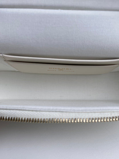 Chanel White Quilted Caviar Slim Vanity Case Crossbody Bag GHW