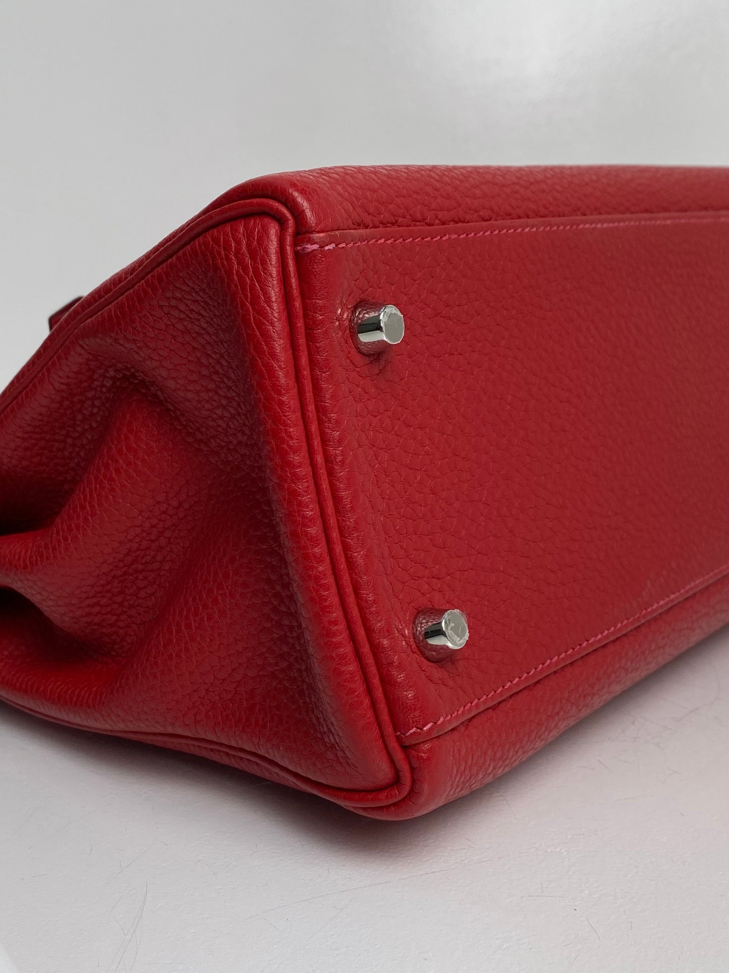 Hermes Kelly 32 Rouge Casaque Togo Retourne PHW w / Canvas Strap #P