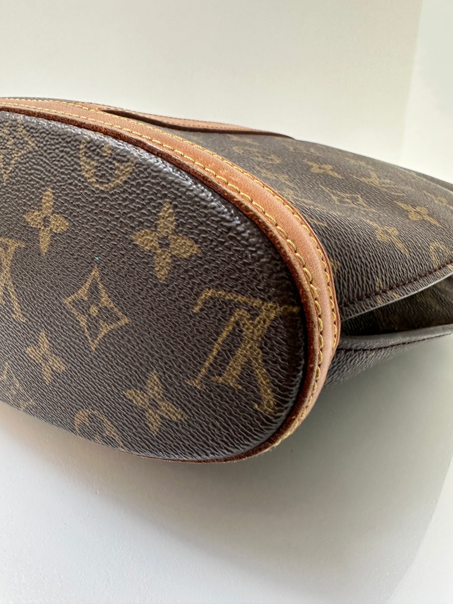 Louis Vuitton Babylone MM Tote