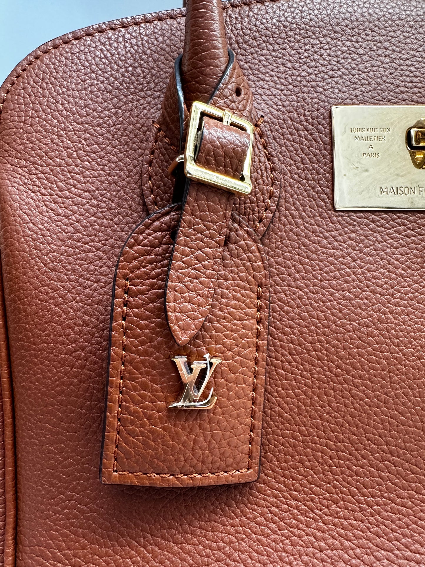 Louis Vuitton Veau Nuage Milla PM Gold w/ Strap