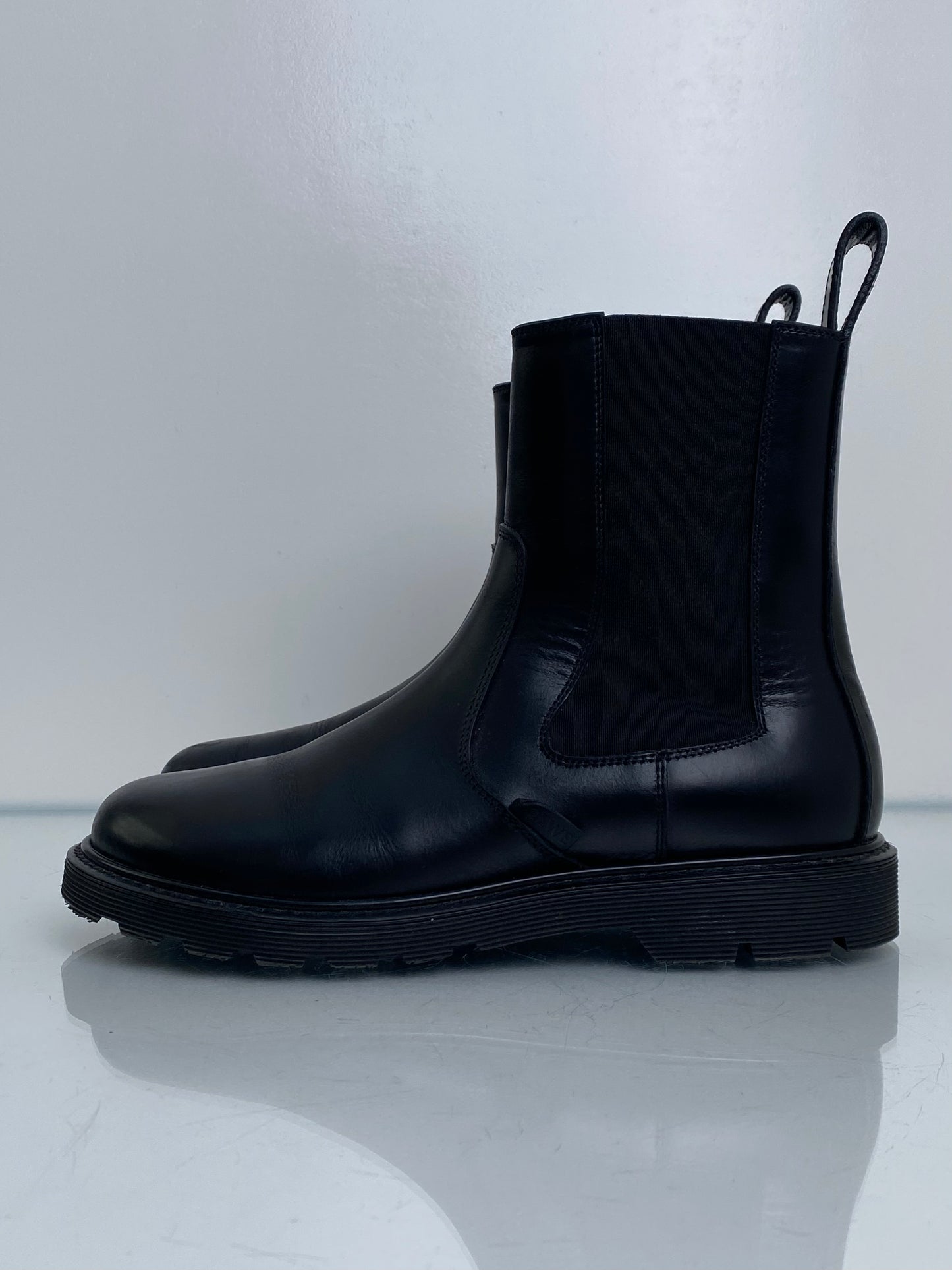 Loewe Black Blaze Chelsea Boots, 38