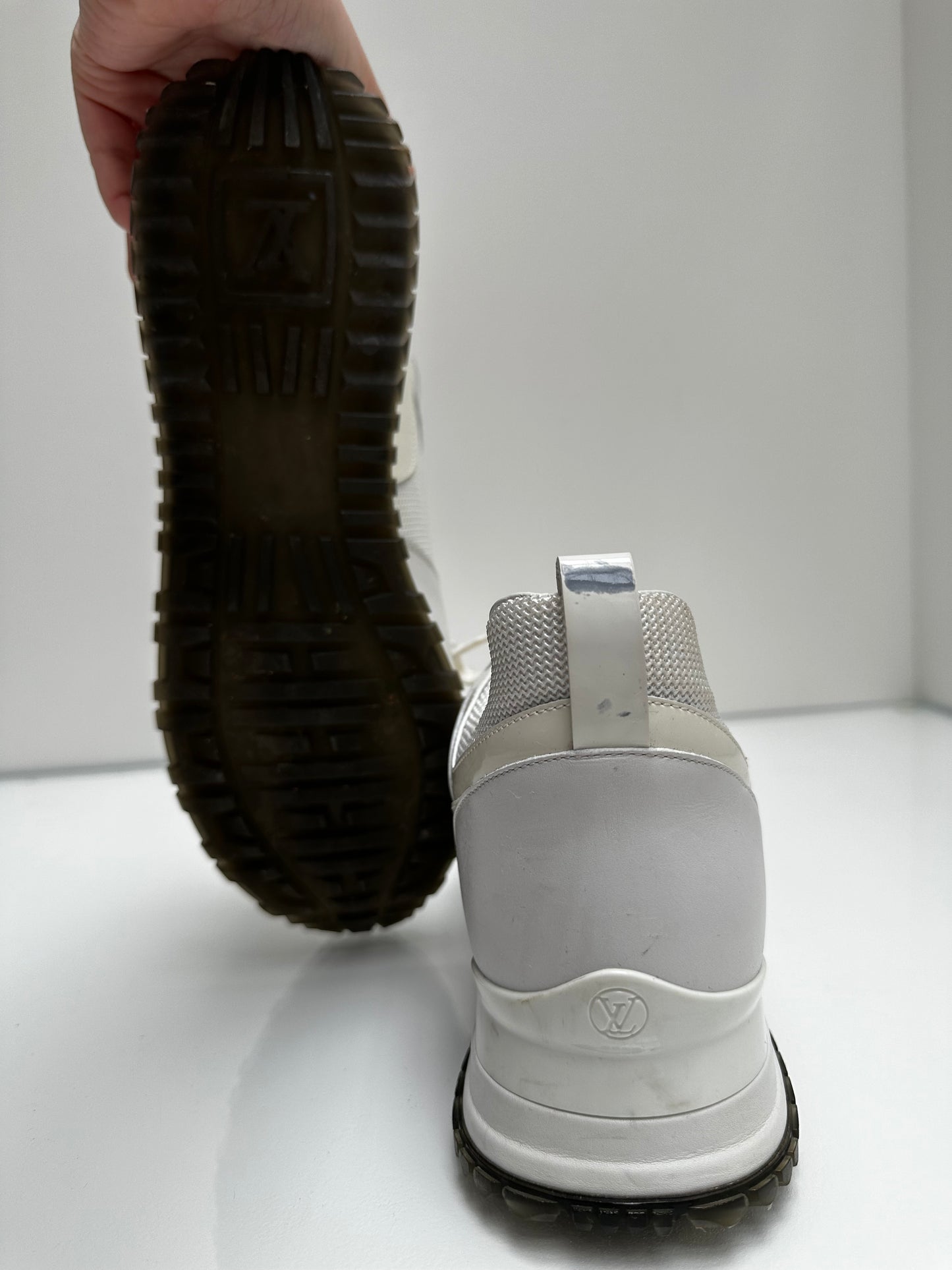 Louis Vuitton Cream Sneakers, 40