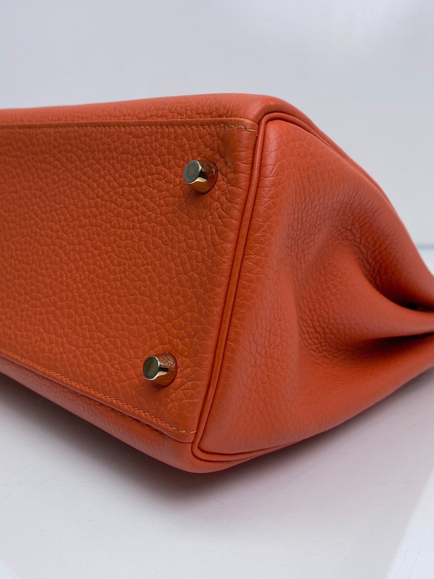 Hermes Kelly 28 Orange Togo GHW #T