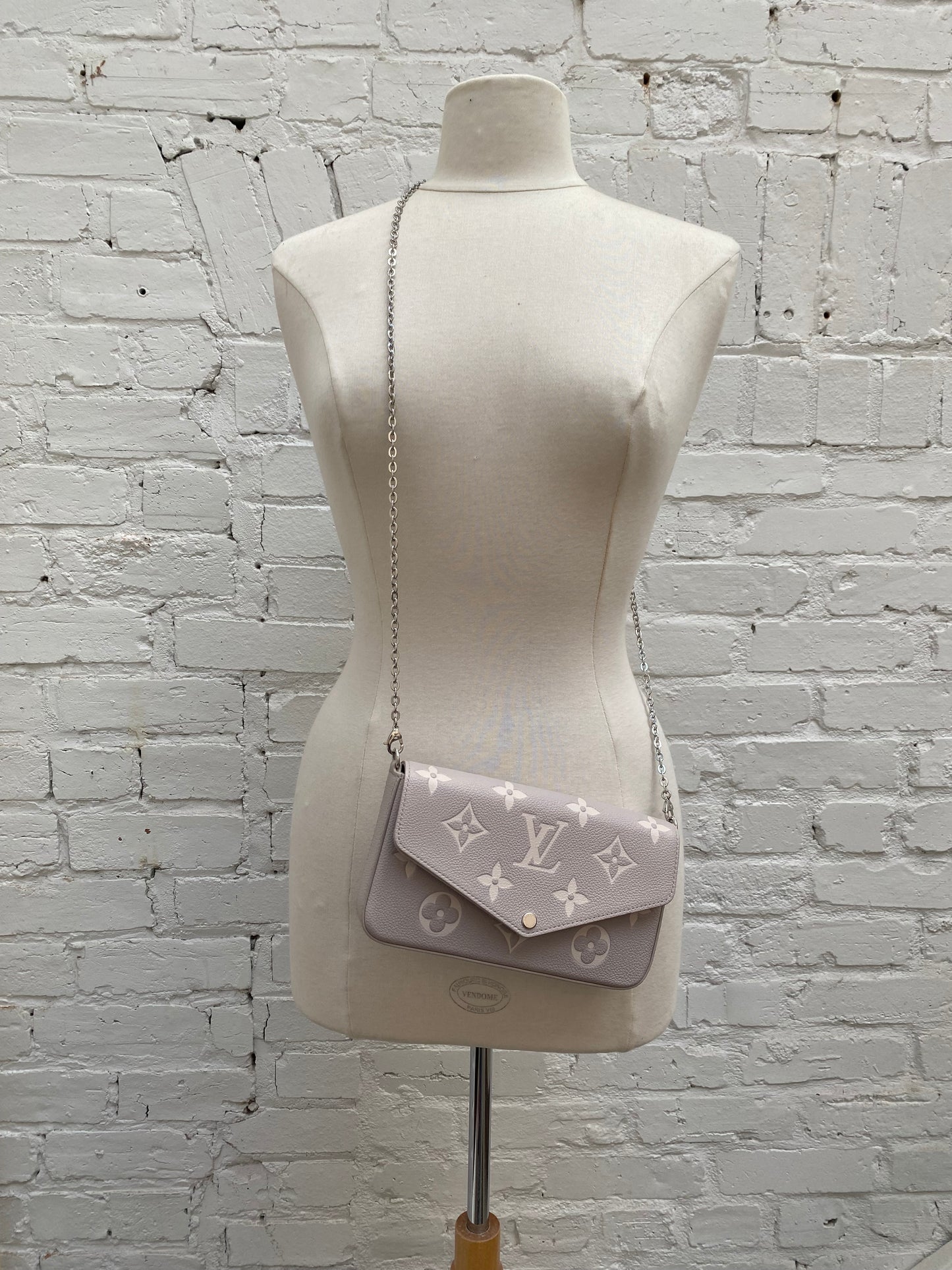 Louis Vuitton Grey Empreinte Pochette Félicie Bag SHW