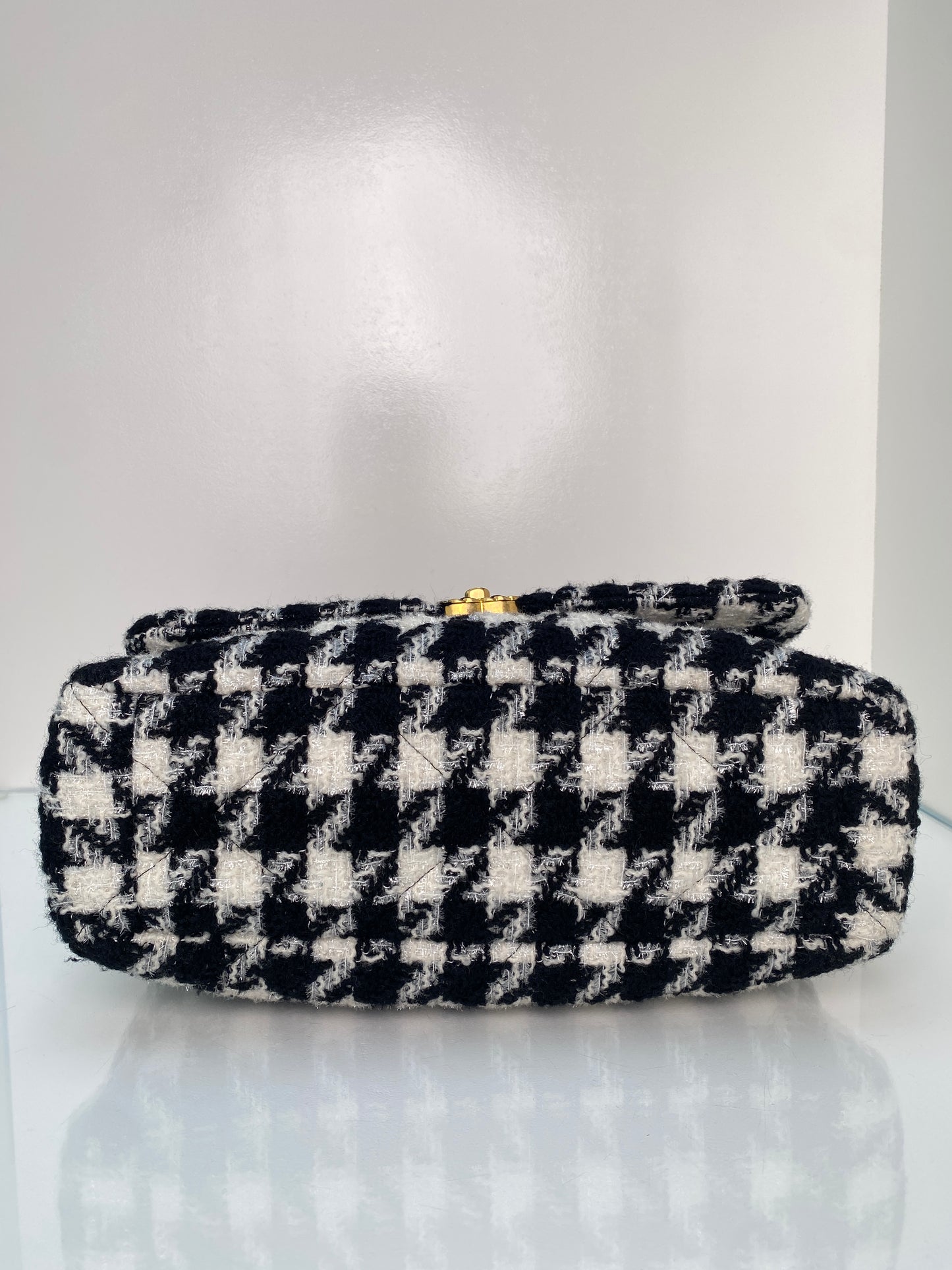 Chanel 19 Black & White Tweed Houndstooth Bag TTHW