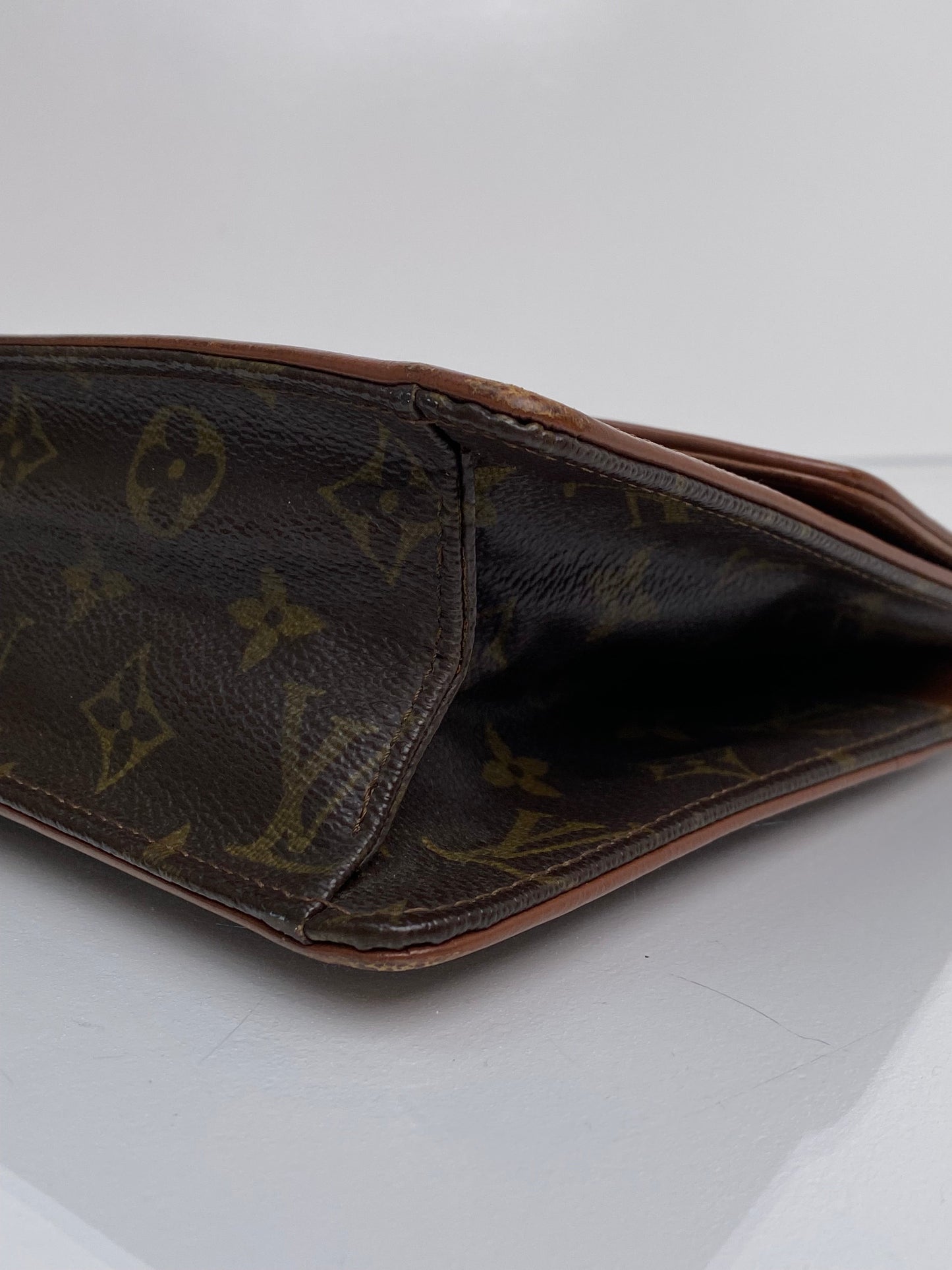 Louis Vuitton Vintage Monogram Pochette Dame Clutch