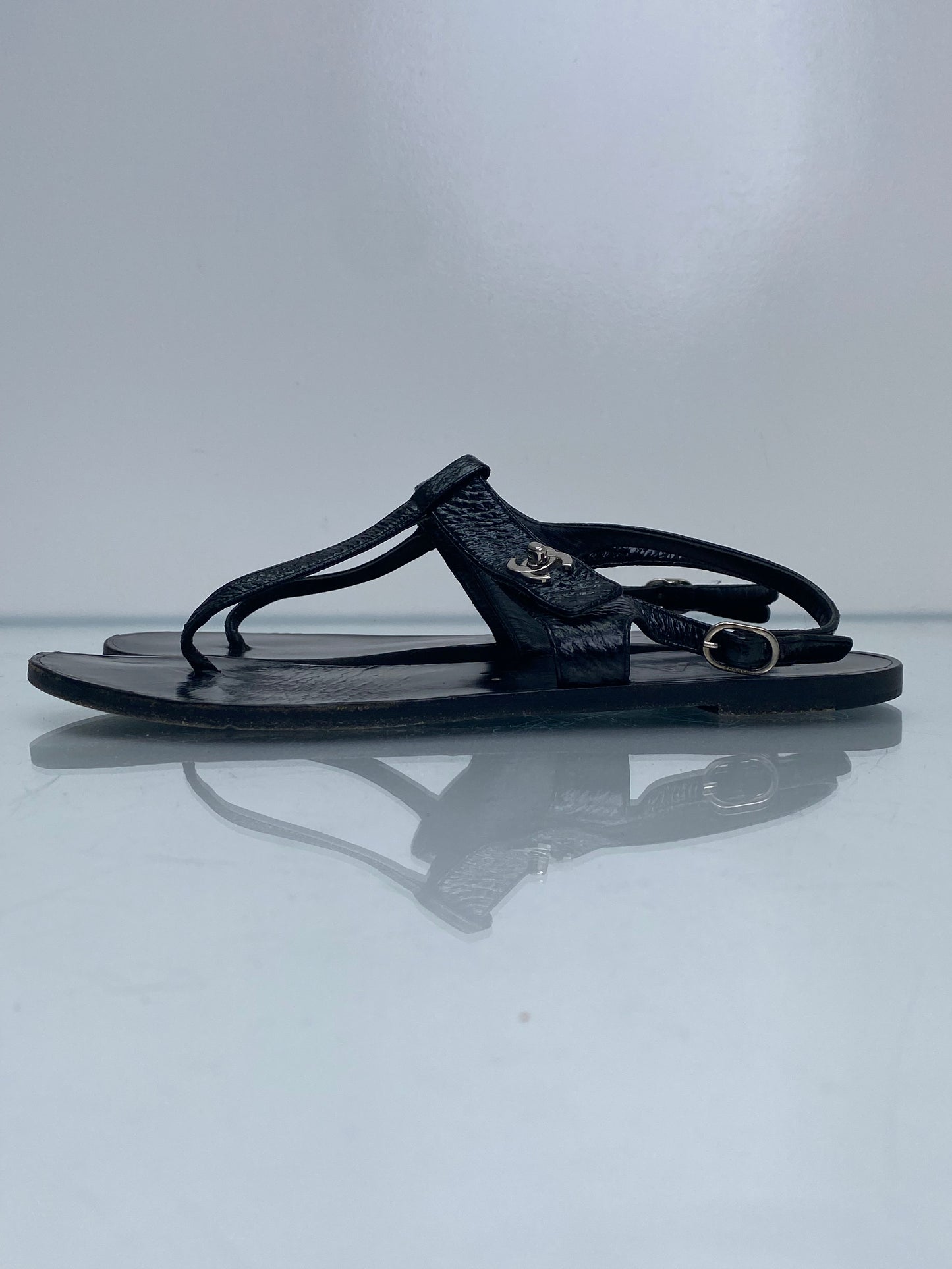 Chanel Black Patent Crinkle Calfskin Interlocking CC T Strap Sandals, 39.5