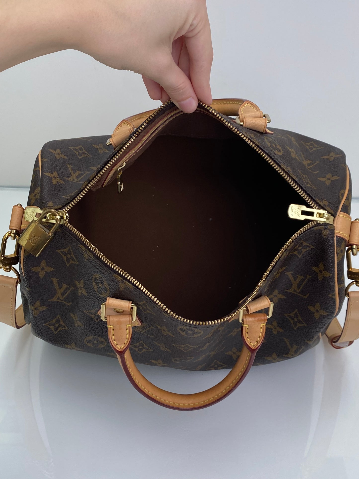 Louis Vuitton Monogram Speedy Bandoulière 30 Bag GHW