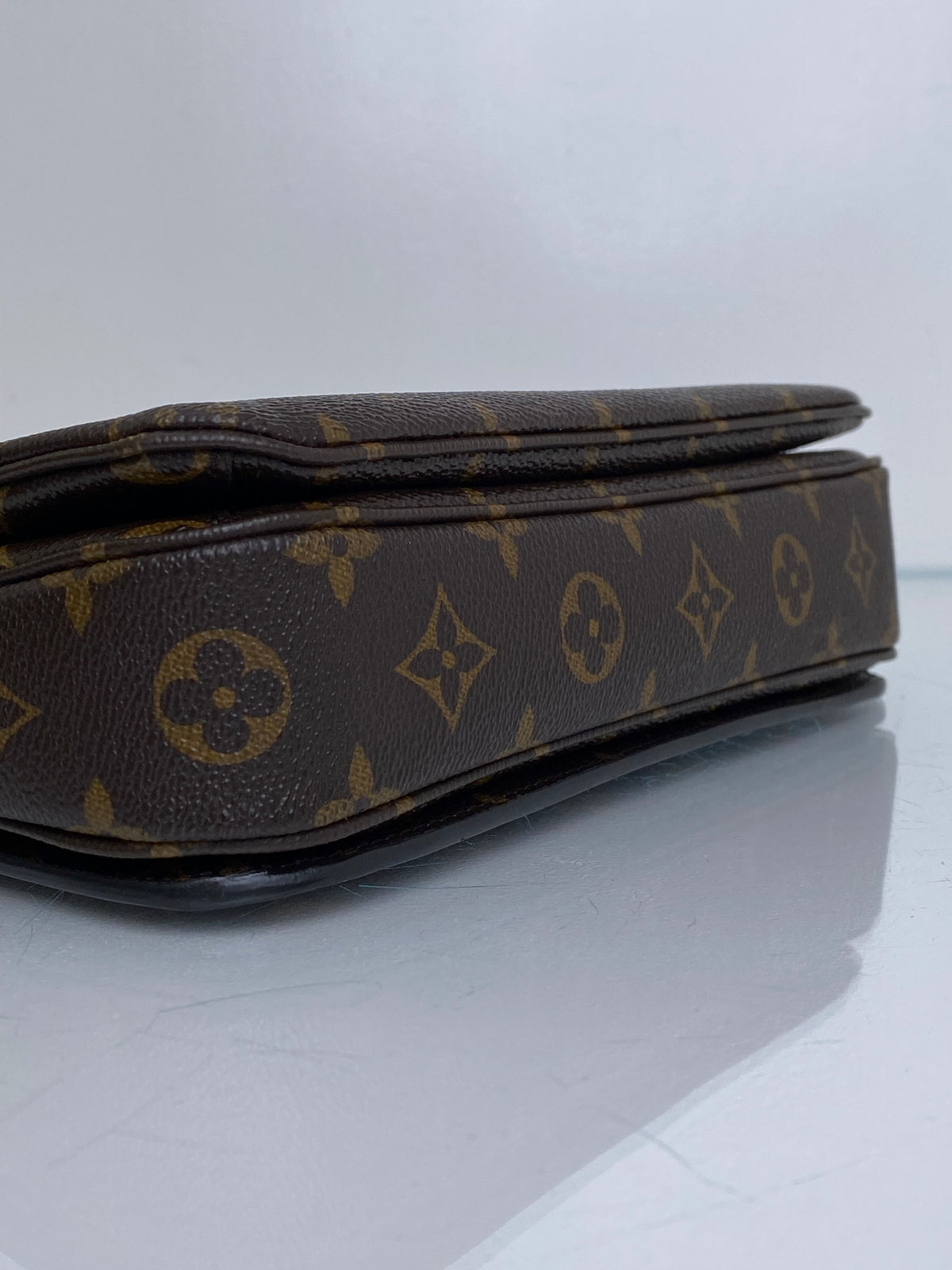 Louis Vuitton Monogram Pochette Metis Bag GHW