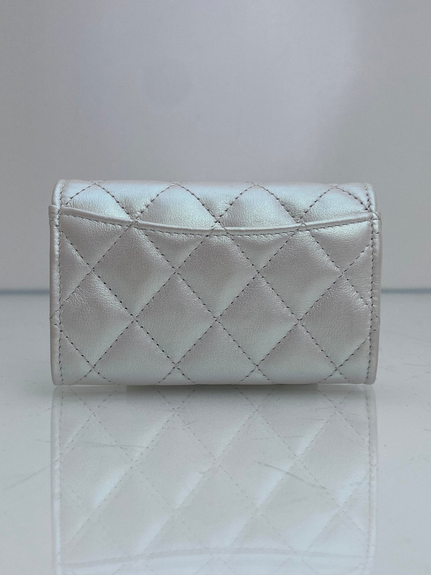 Chanel White Iridescent Calfskin Quilted Flap Card Holder GHW