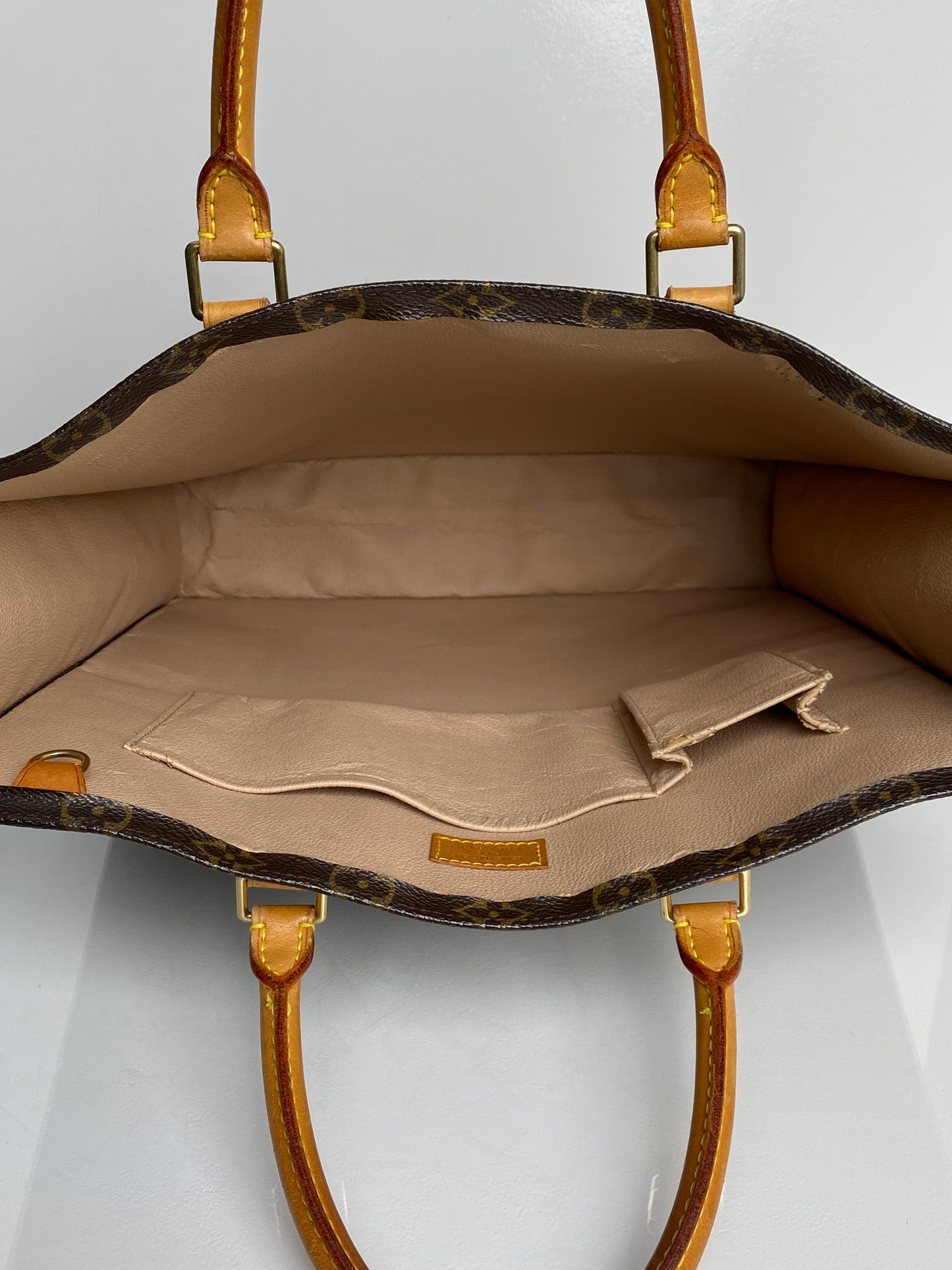 Louis Vuitton Monogram Le Sac Plat Bag GHW