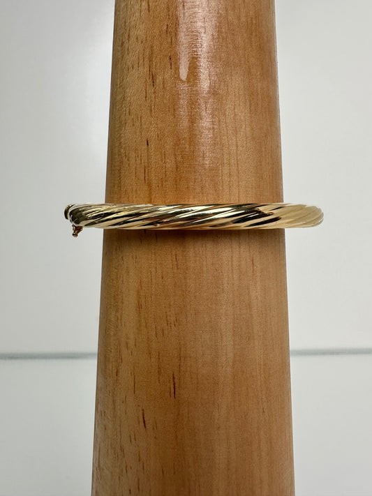 18KY Gold Twisted Bangle