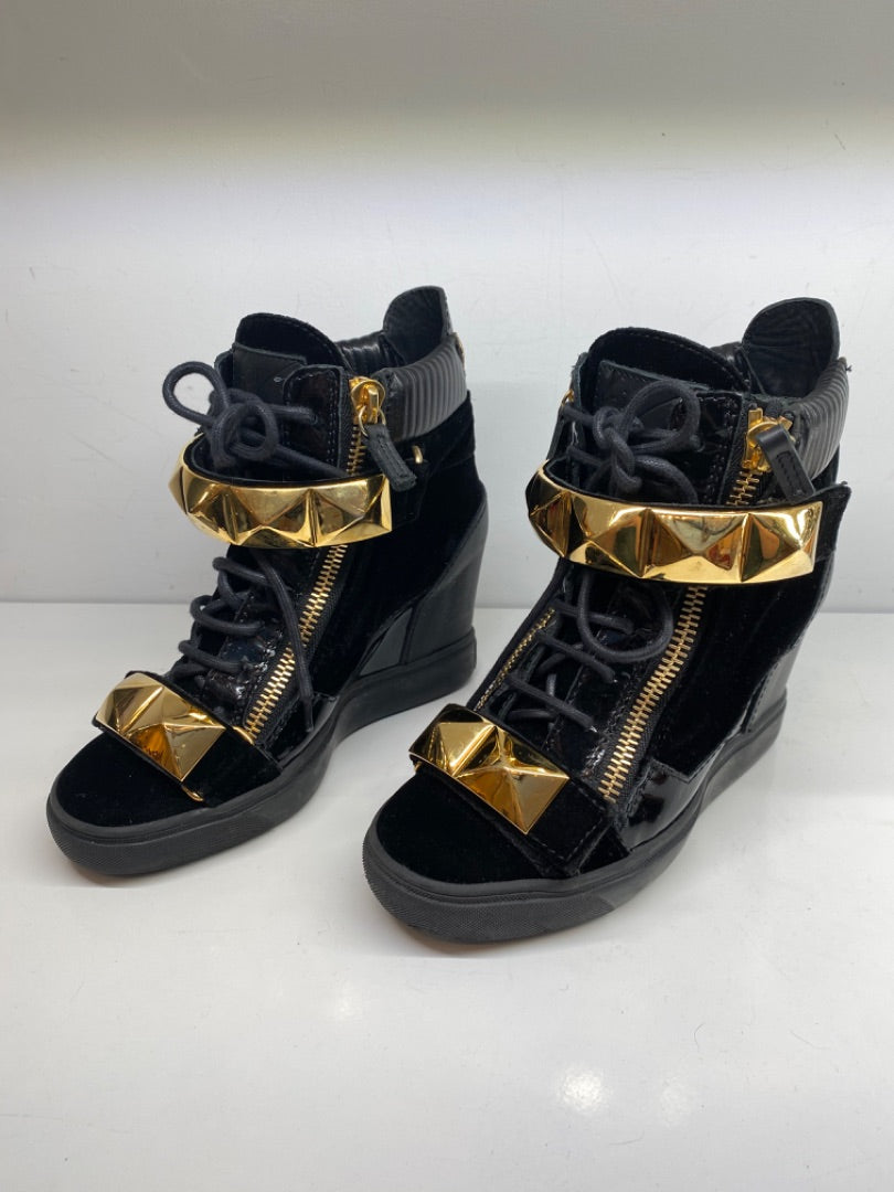 Guiseppe Zanotti Velvet & Gold Shoes, 37