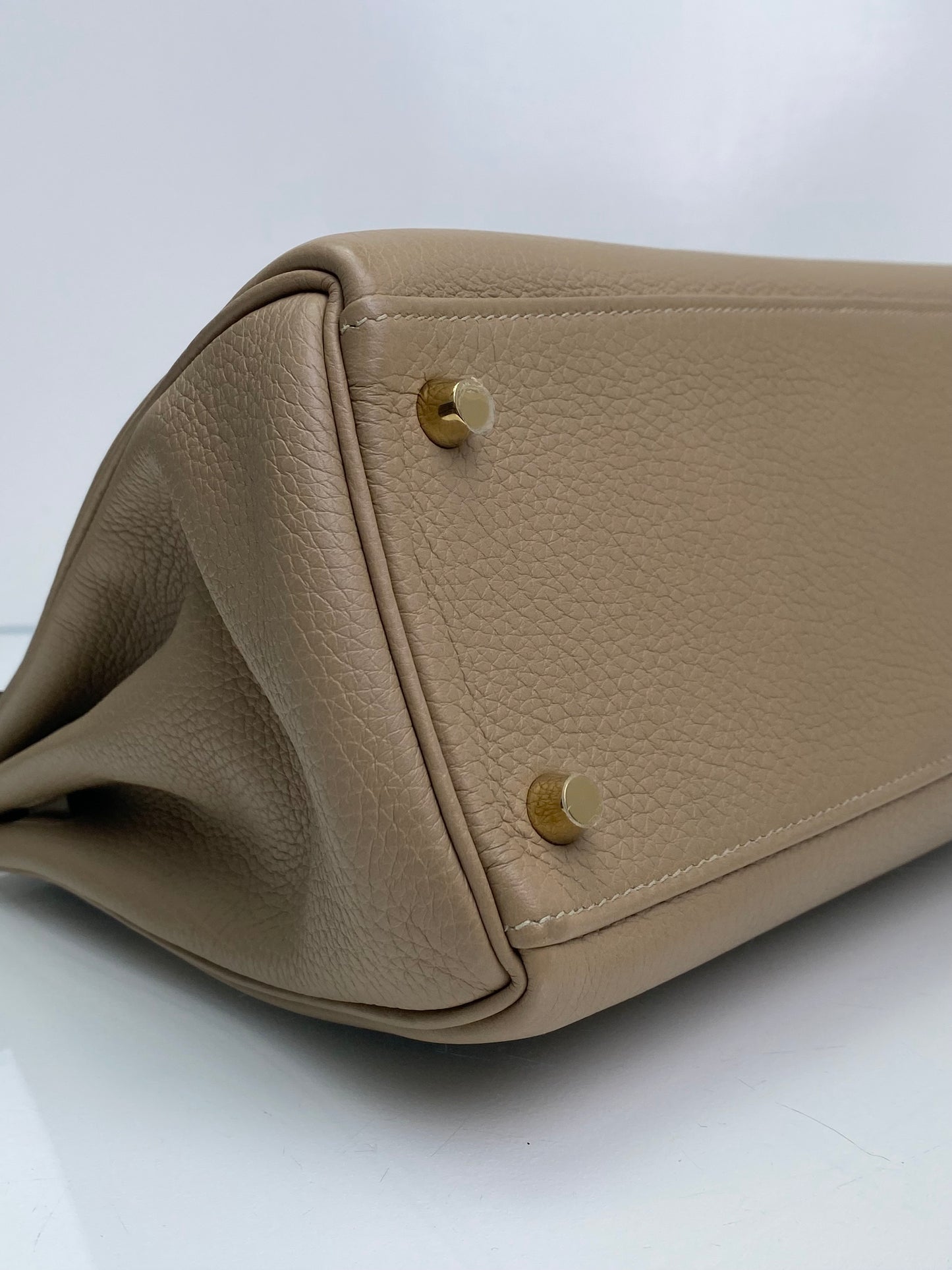 Hermes Kelly 28 Trench Togo GHW #A