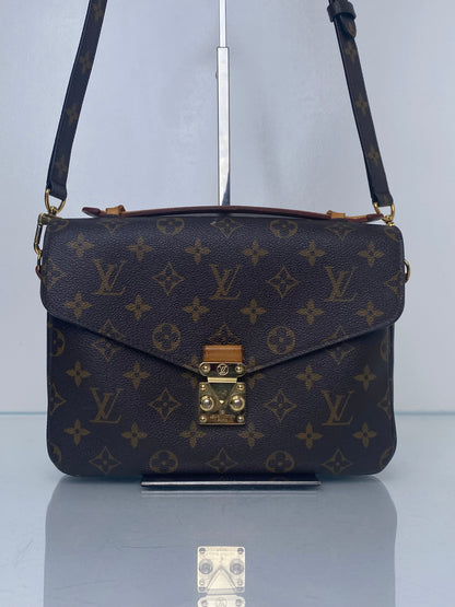 Louis Vuitton Monogram Pochette Metis Bag GHW