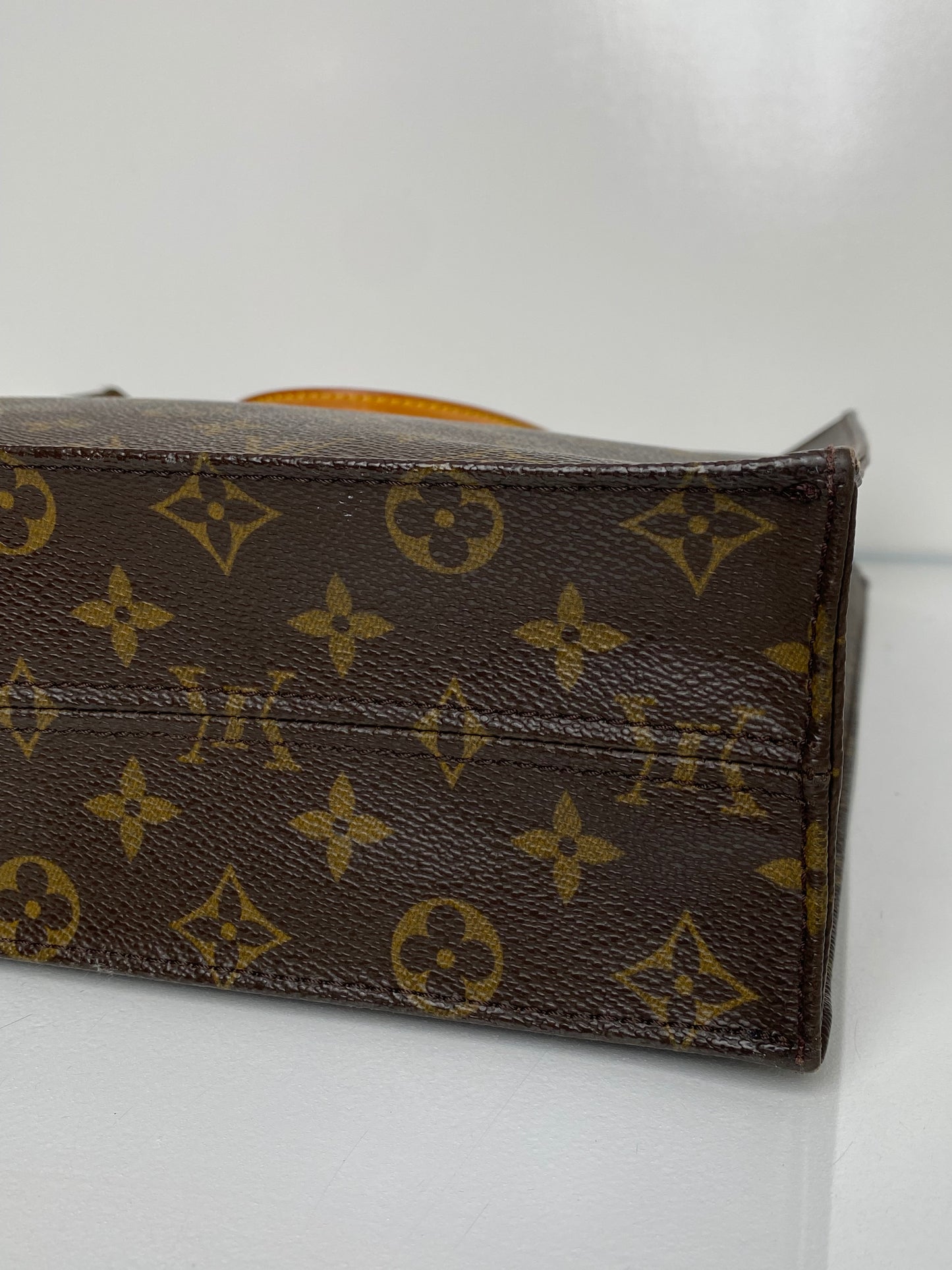 Louis Vuitton Monogram Le Sac Plat Bag GHW