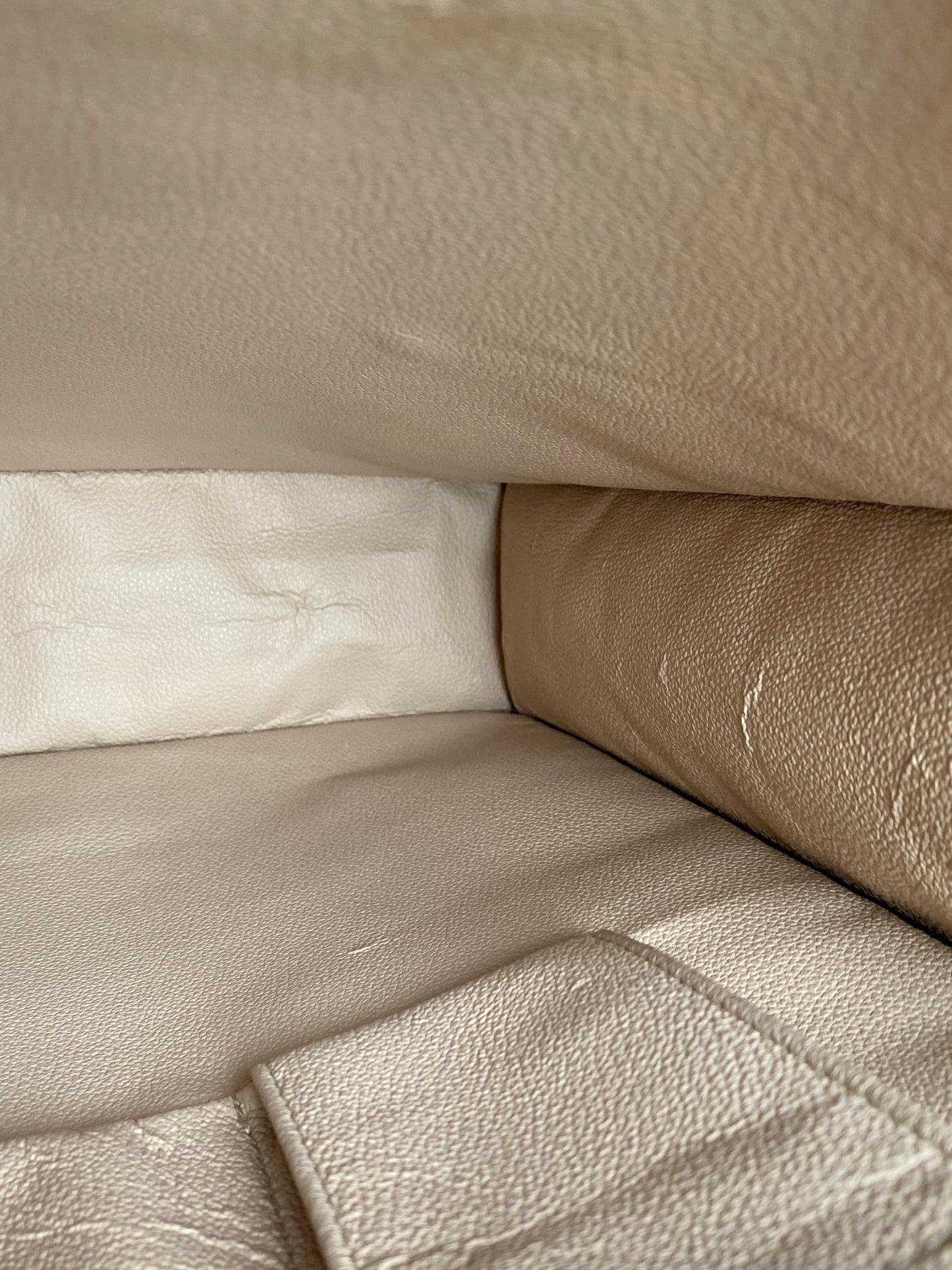 Louis Vuitton Monogram Le Sac Plat Bag GHW