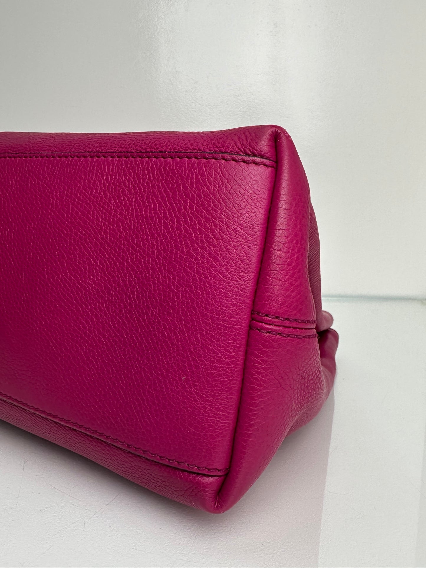 Gucci Fuchsia Leather Soho Bag GHW