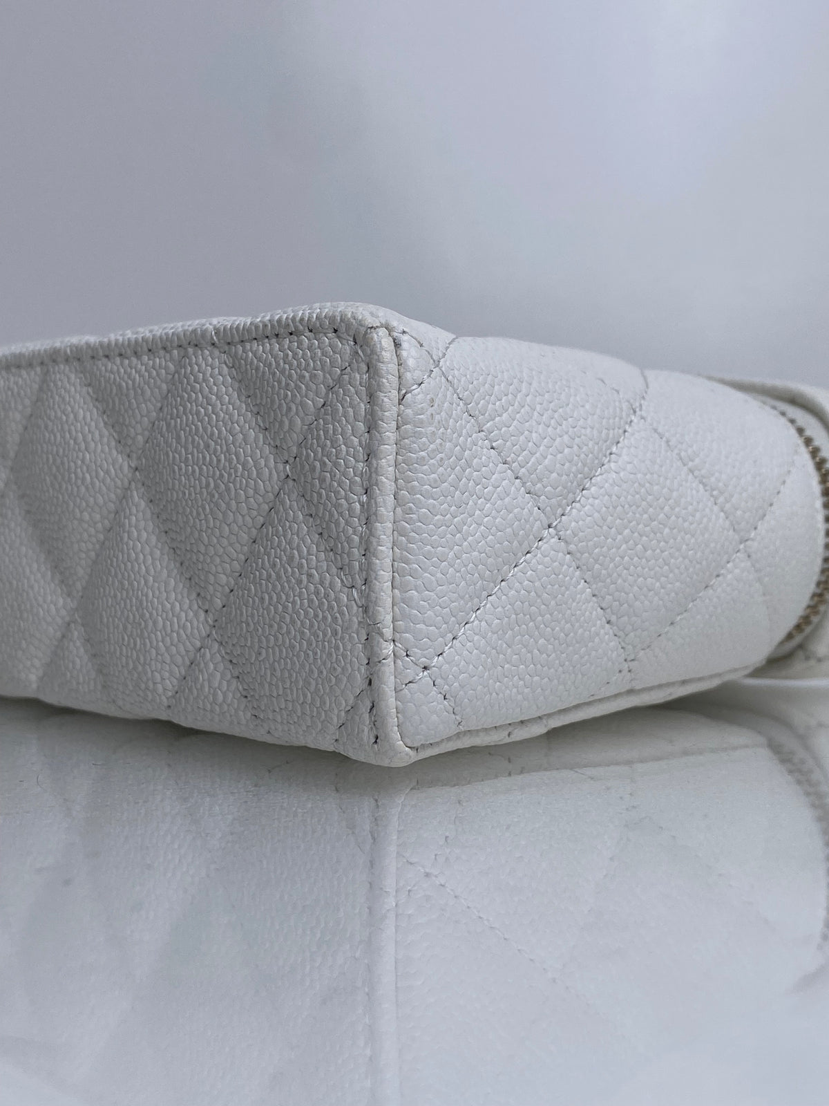 Chanel White Quilted Caviar Slim Vanity Case Crossbody Bag GHW