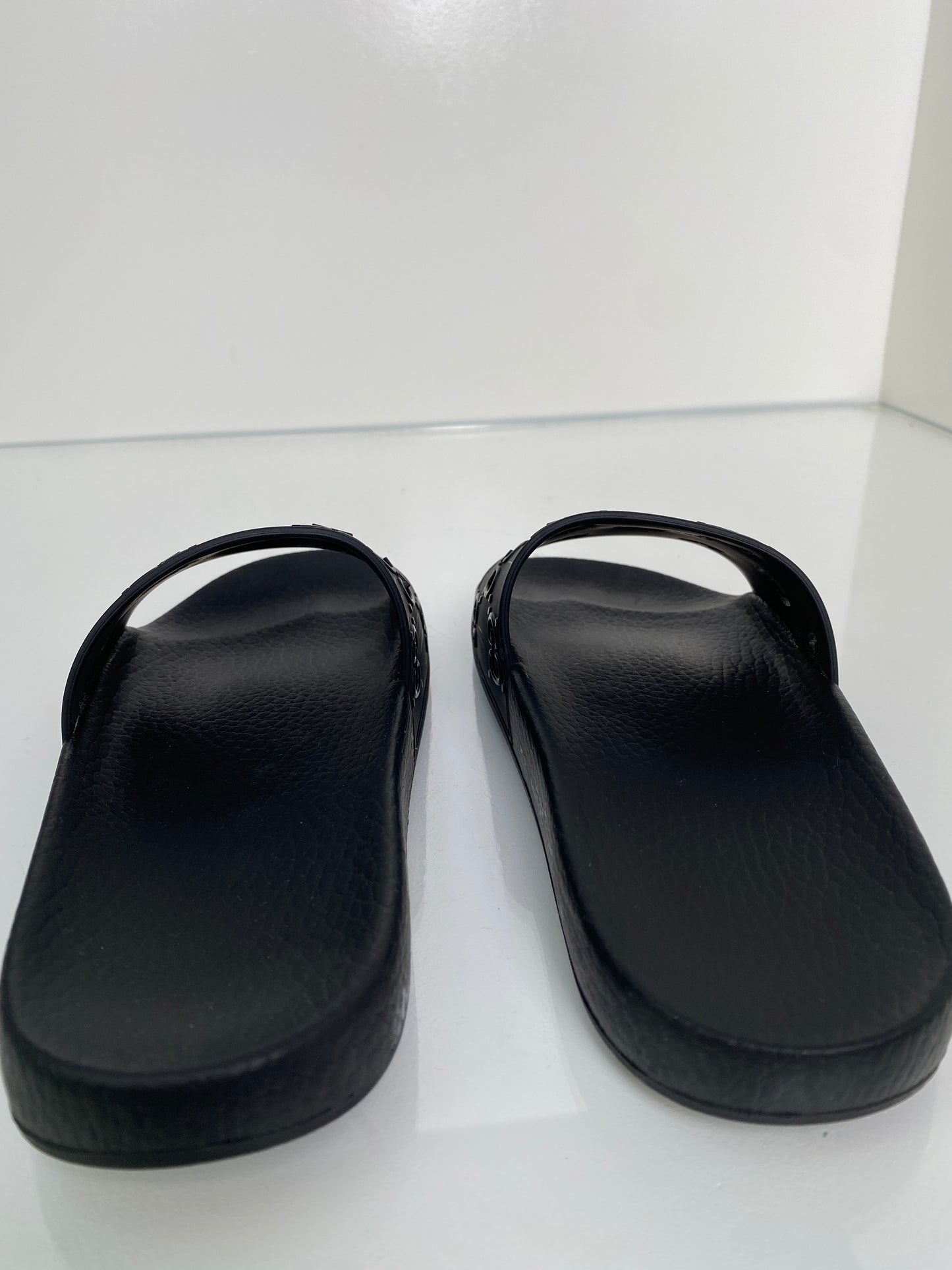 Gucci Black GG Rubber Slides, 39