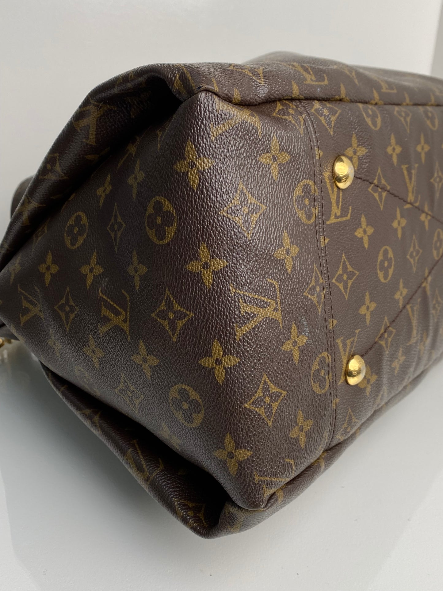 Louis Vuitton Monogram Artsy MM