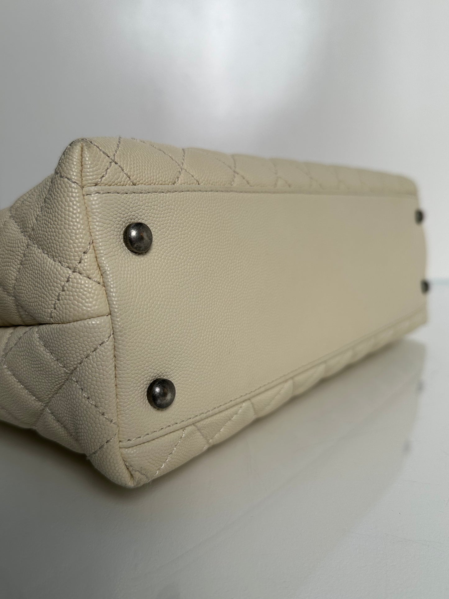 Chanel Cream/Red Lizard Coco Handle Large Bag RHW