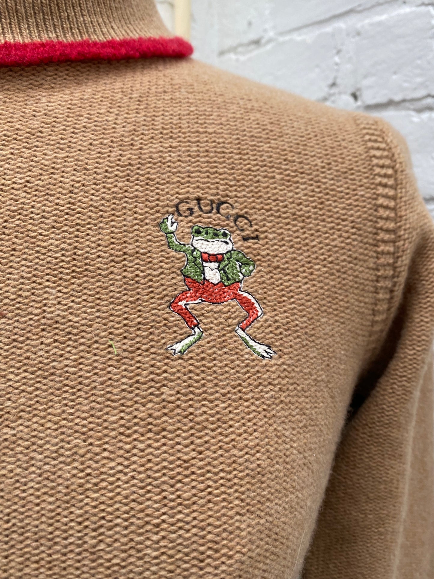 Gucci Kids Tan/Red/Green Frog Logo Cardigan, 12Y