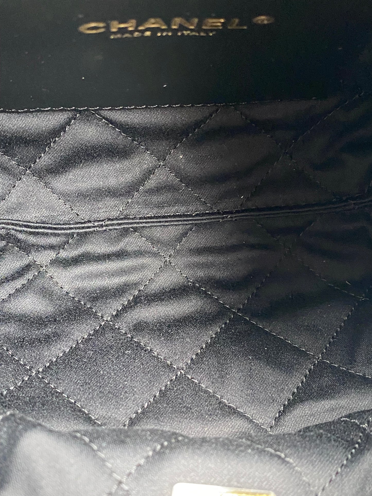 Chanel 22 Mini Black/White Tweed Camellia Bag GHW