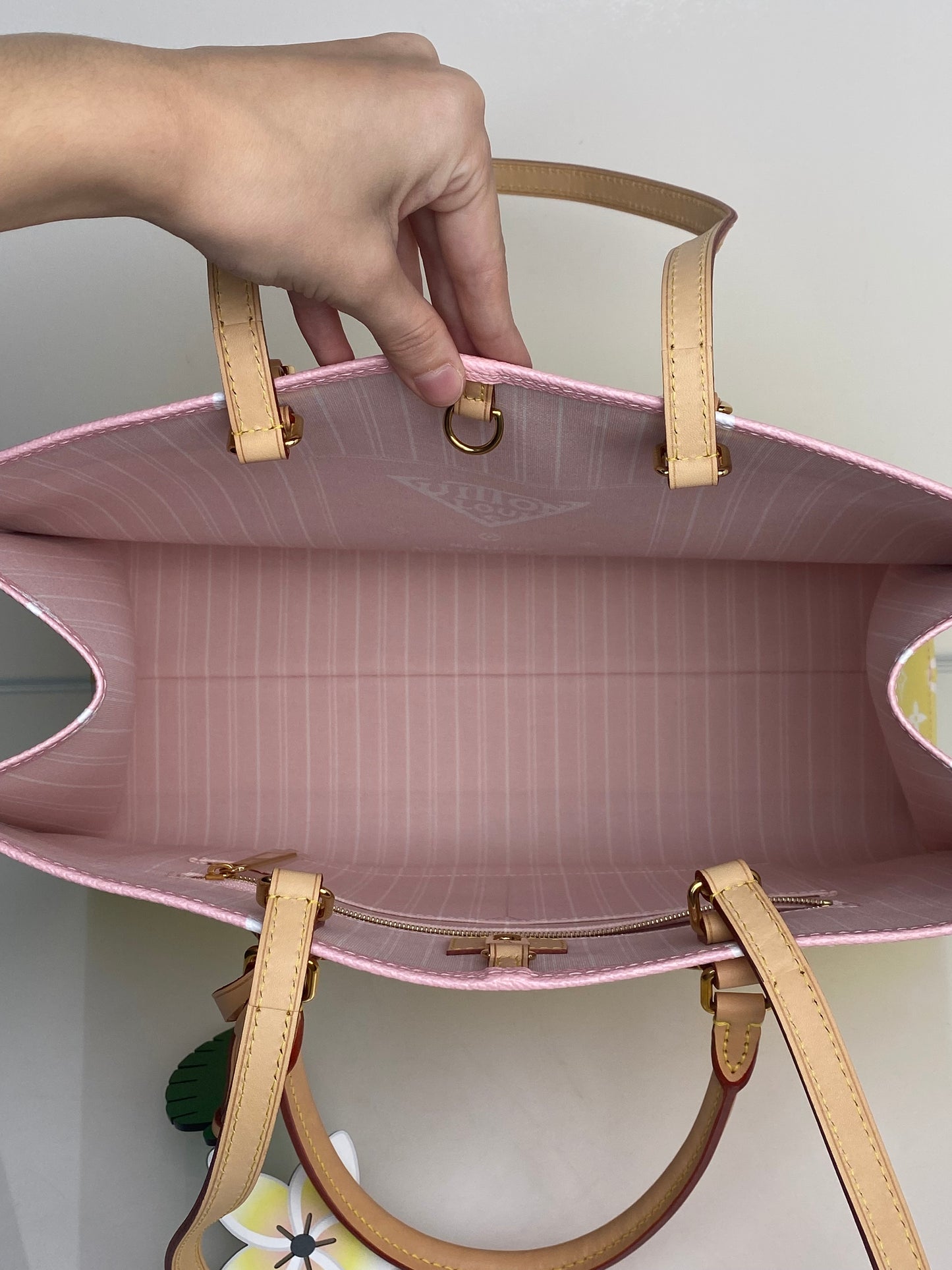 Louis Vuitton Pink & Yellow Gradient Giant Monogram OnTheGo GM Tote Bag GHW