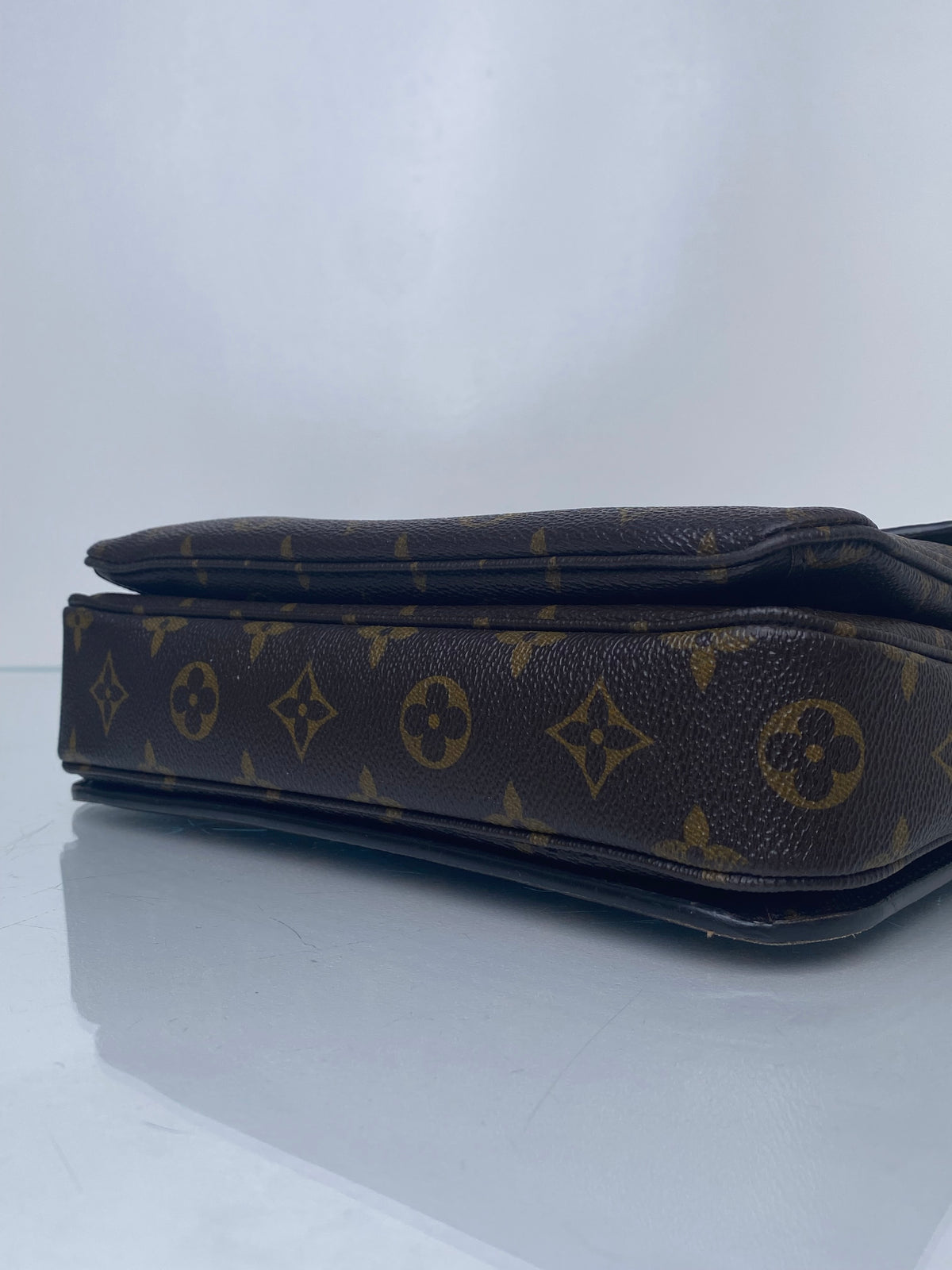 Louis Vuitton Monogram Pochette Metis Bag GHW