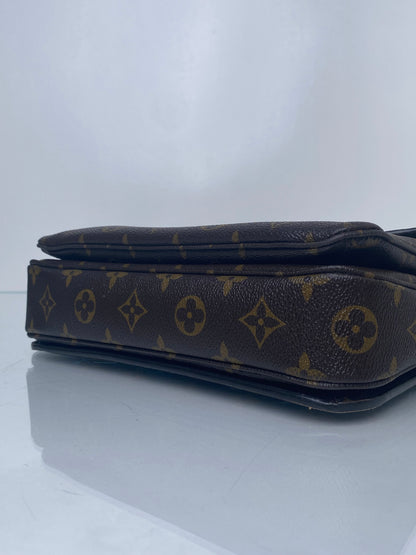 Louis Vuitton Monogram Pochette Metis Bag GHW