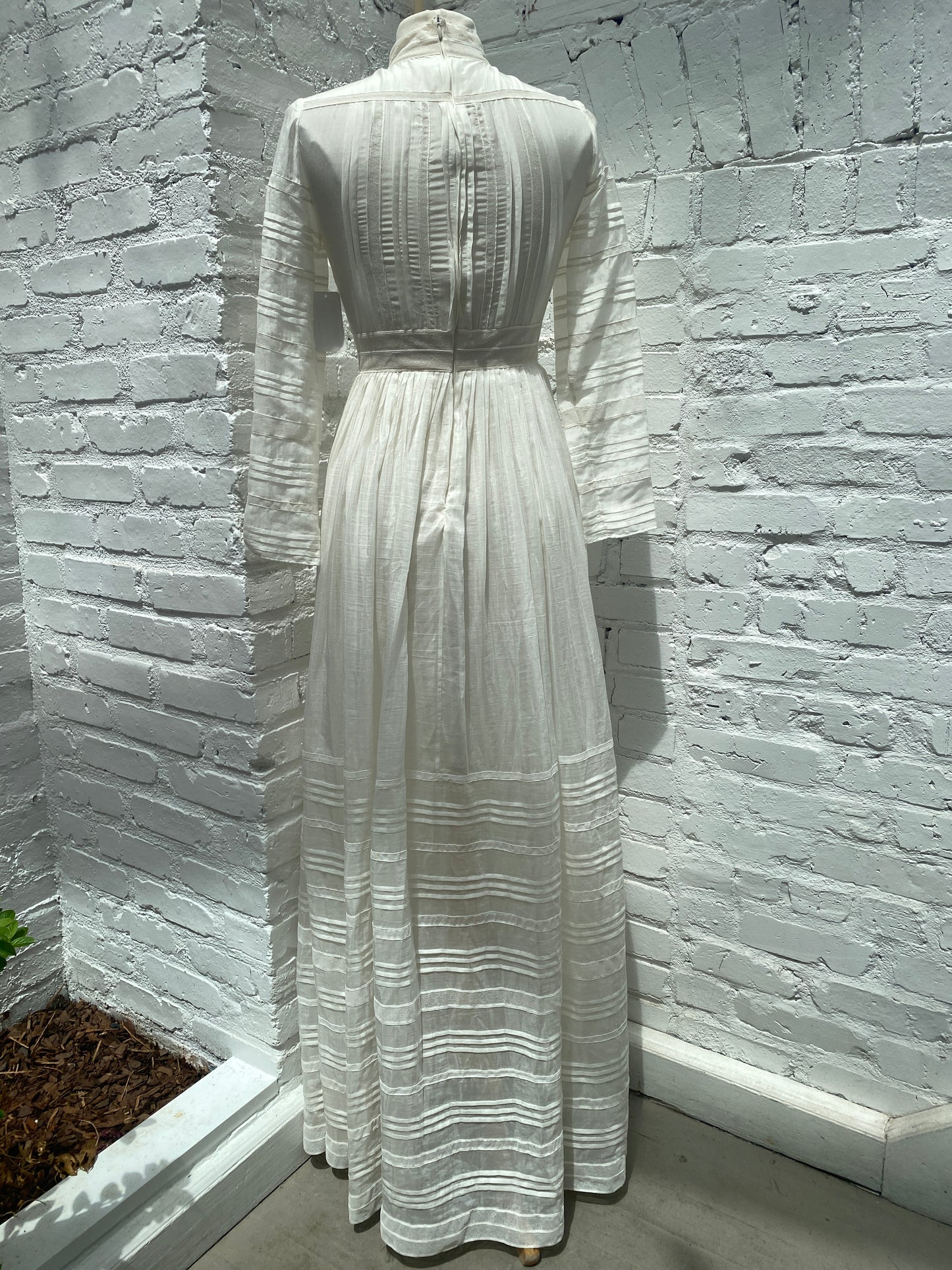 Valentino S.p.A Cream Long Sleeve Dress, 00