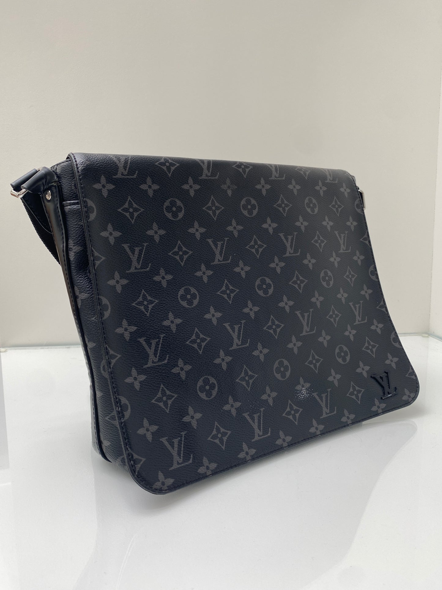 Louis Vuitton Monogram Graphite Messenger Bag