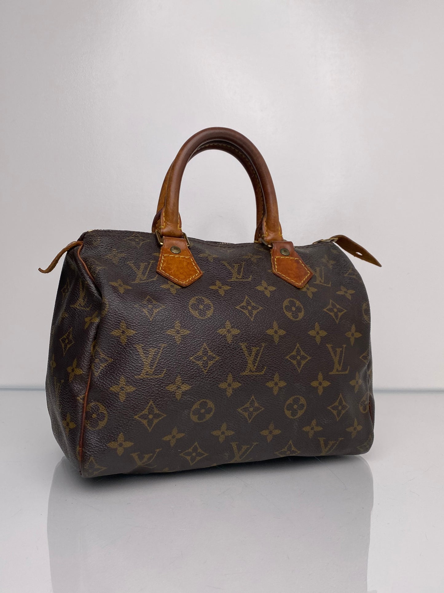 Louis Vuitton Monogram Speedy 25