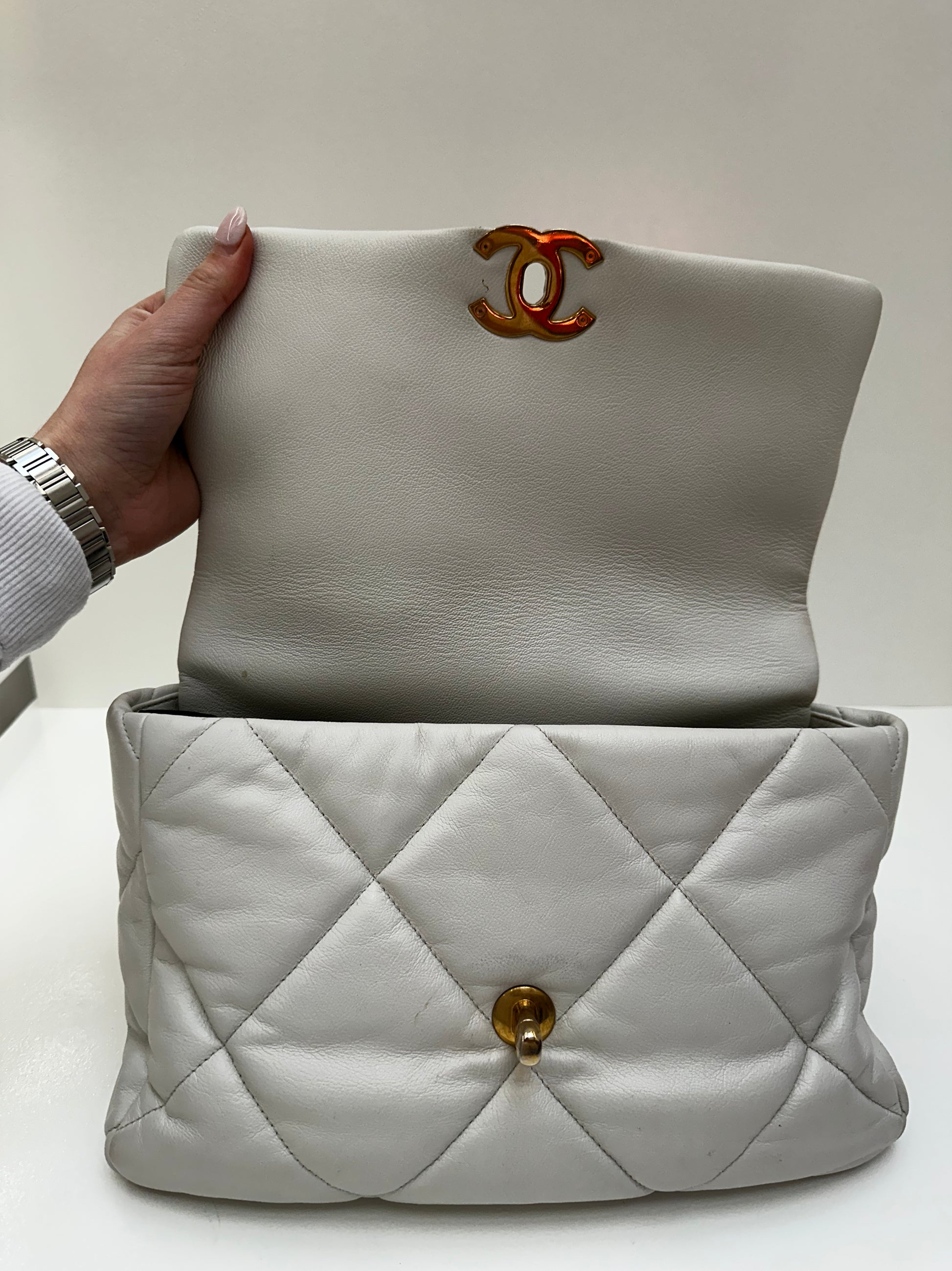 Chanel 19 bag online large