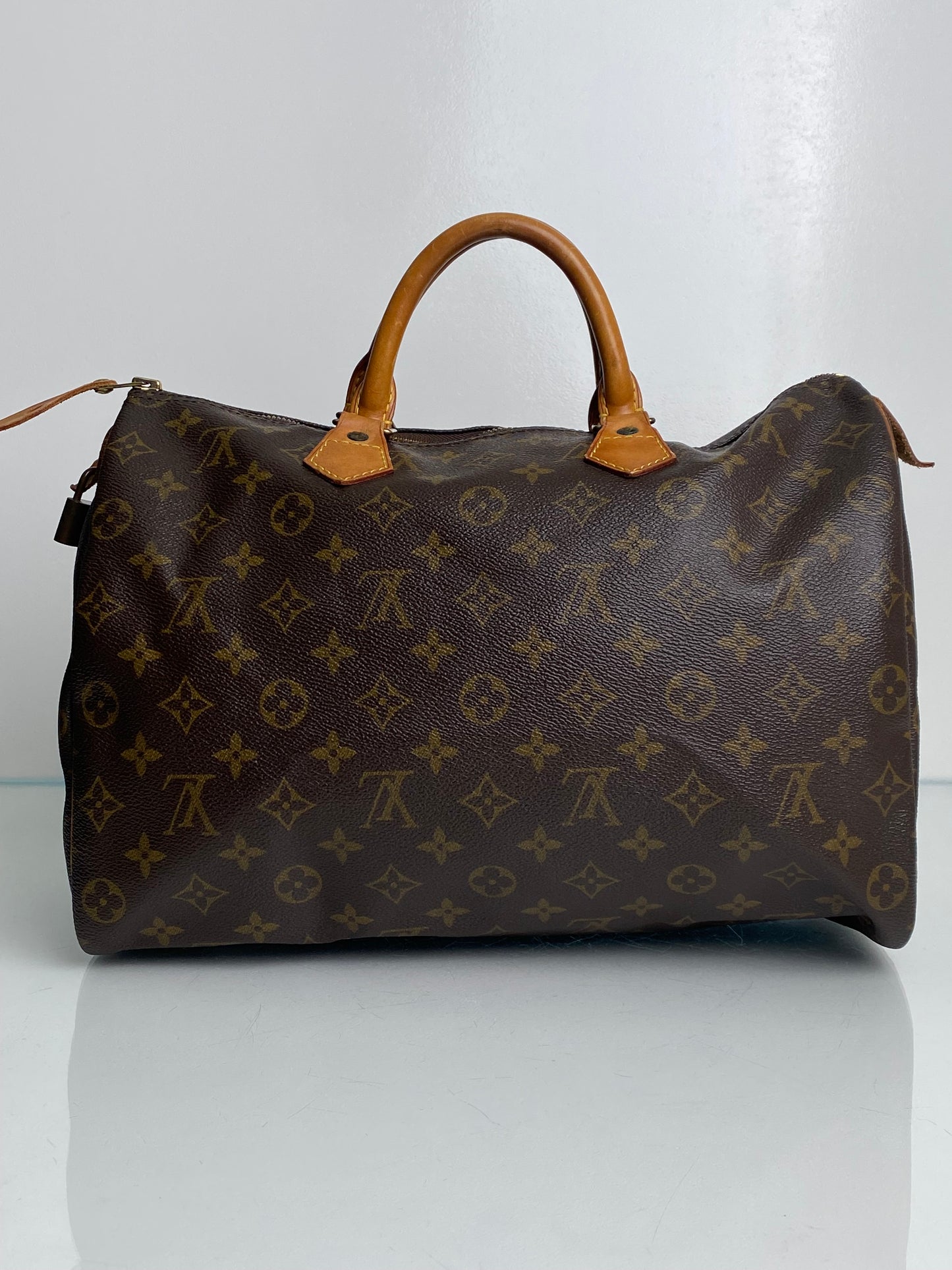 Louis Vuitton Monogram Canvas Speedy 35