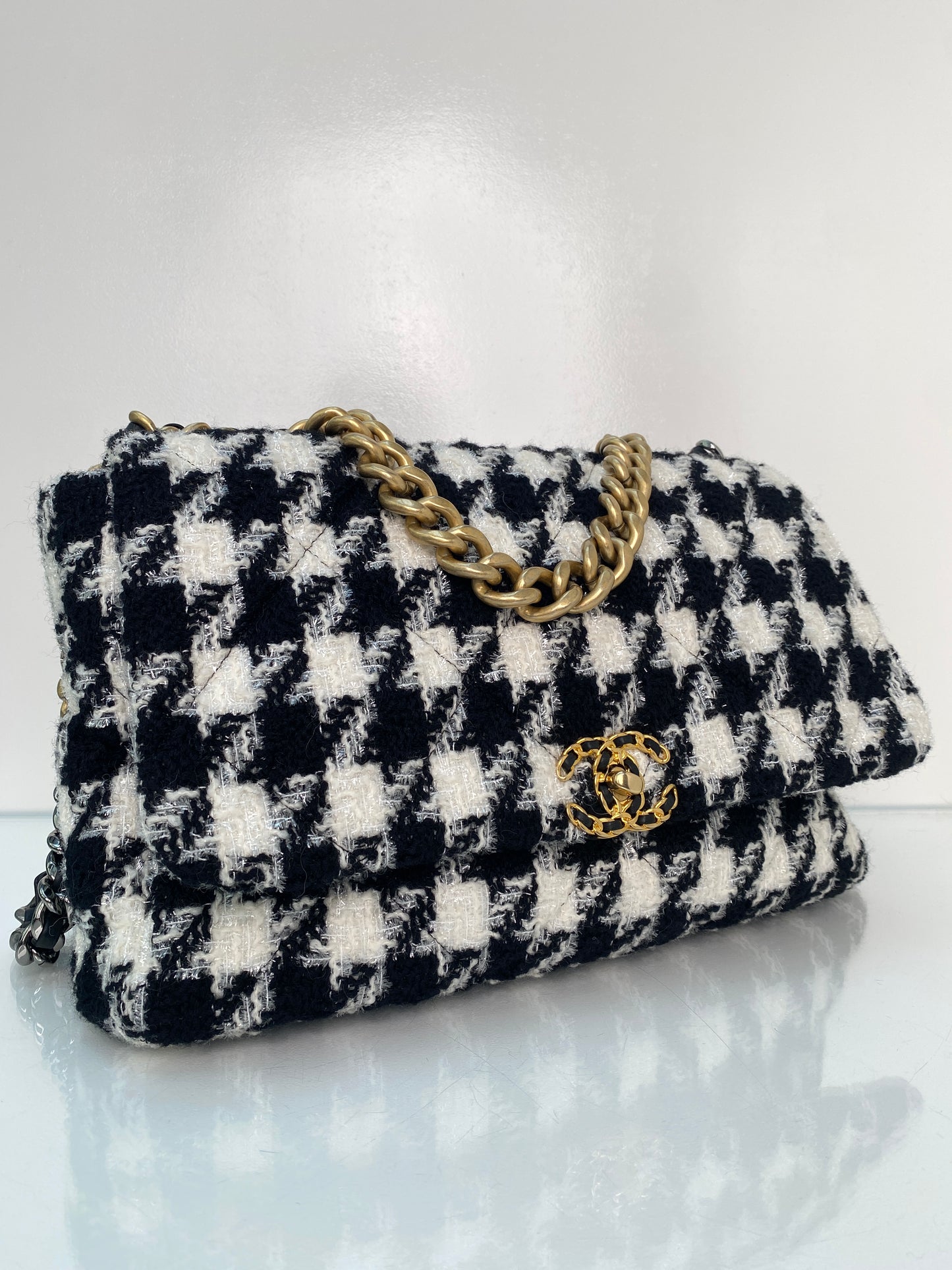 Chanel 19 Black & White Tweed Houndstooth Bag TTHW