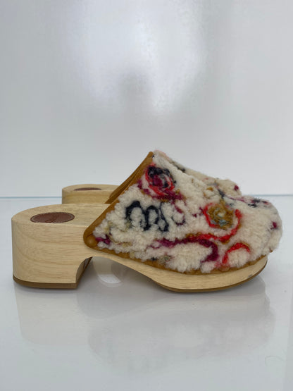Chloe Cream & Multicolor Shearling Clogs, 37
